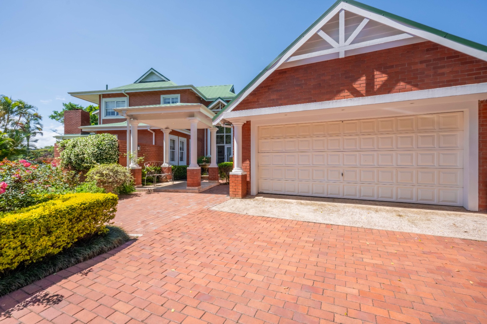 5 Bedroom House For Sale in Mount Country Club Estate RE/MAX™ of Southern Africa