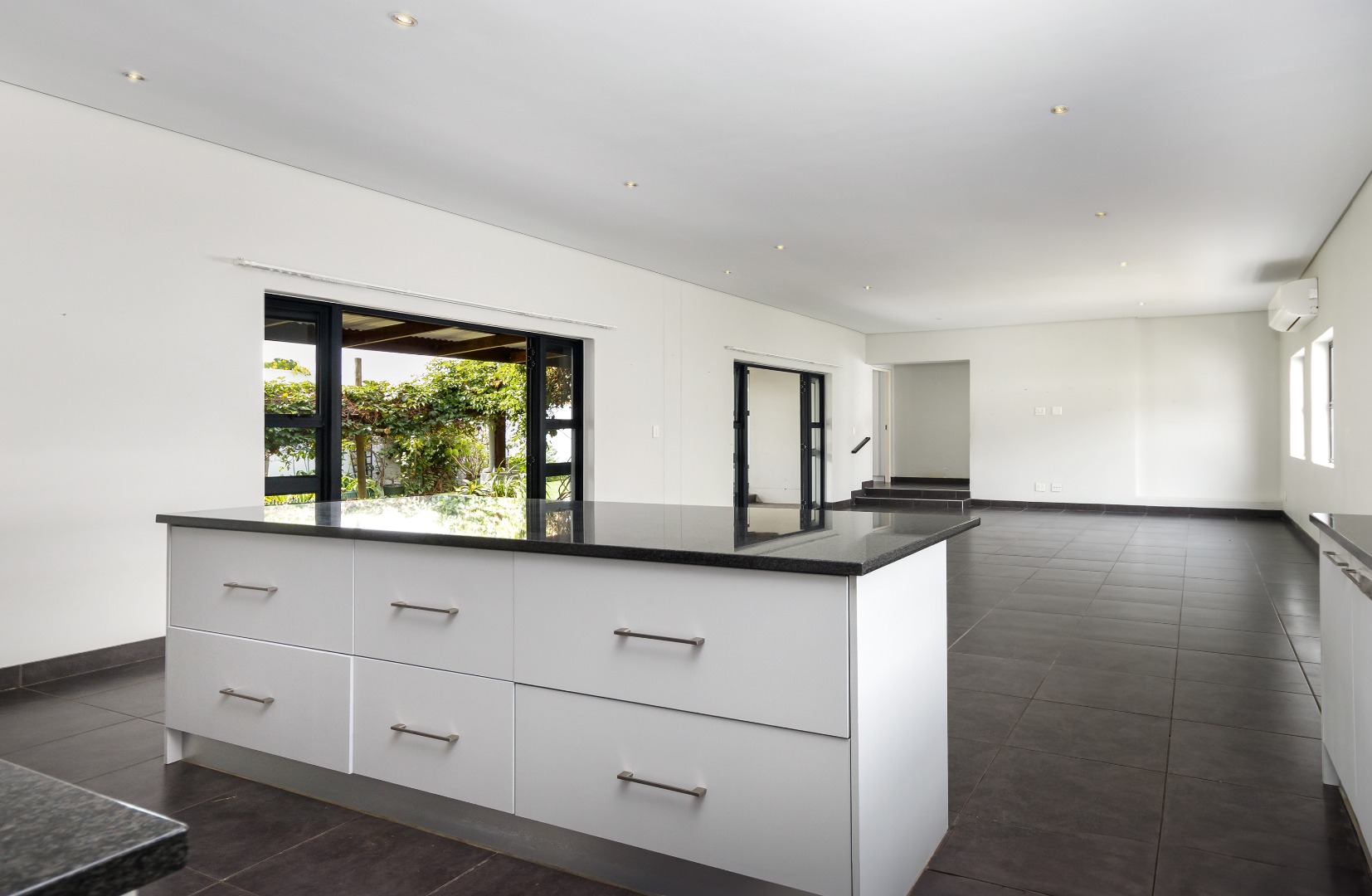 3 Bedroom House For Sale in Croydon Olive Estate RE/MAX™ of Southern