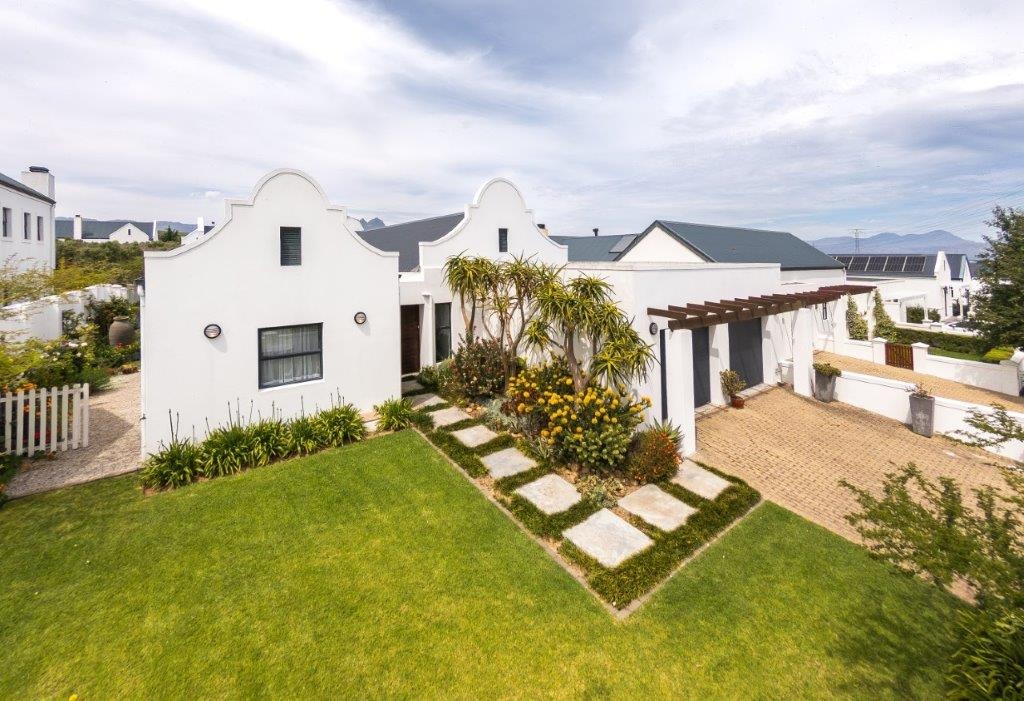 3 Bedroom House For Sale in Croydon Olive Estate RE/MAX™ of Southern