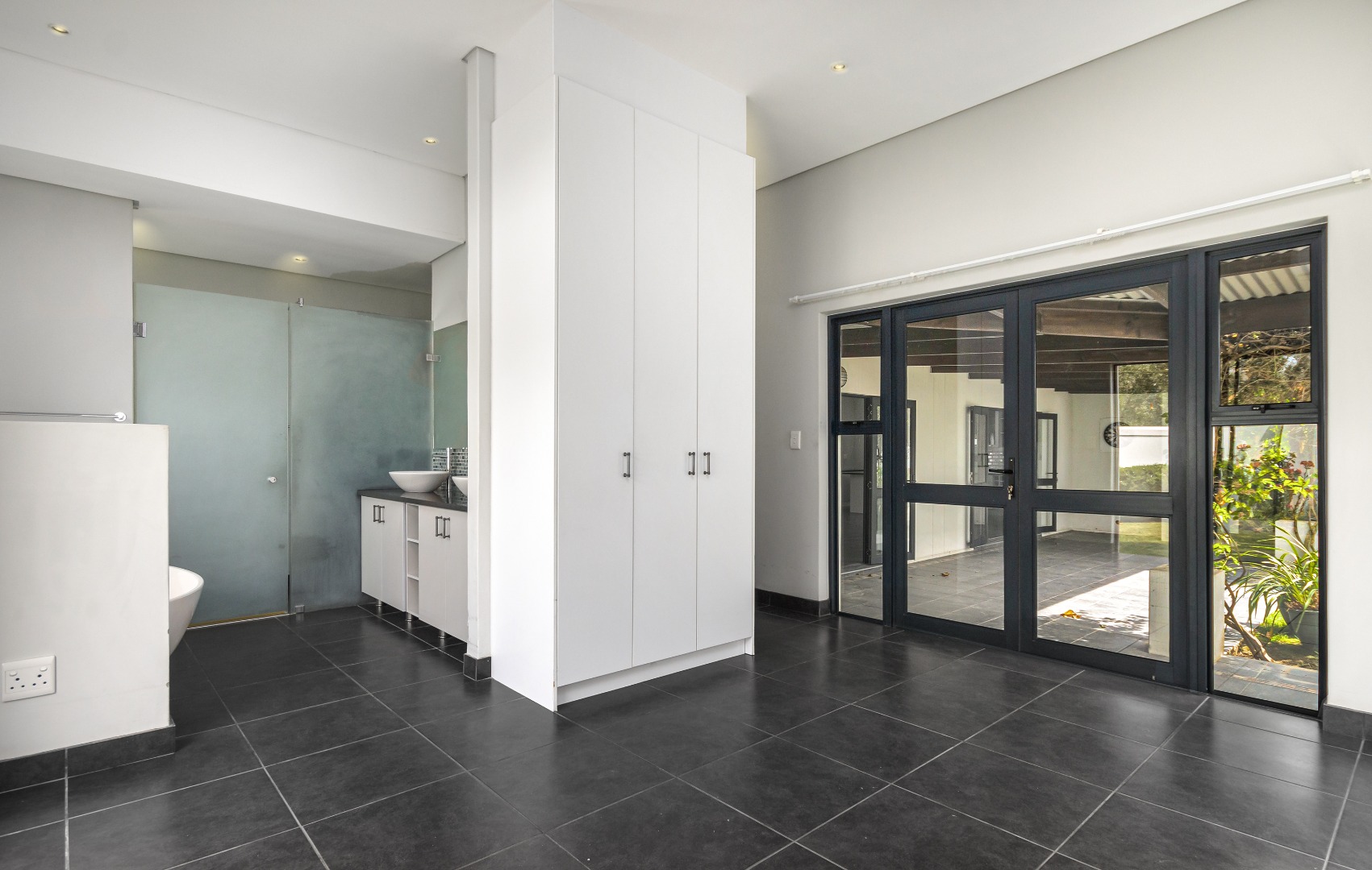 3 Bedroom House For Sale in Croydon Olive Estate RE/MAX™ of Southern