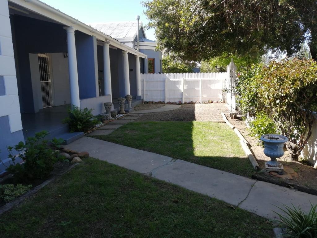 2 Bedroom Townhouse For Sale in Rawsonville RE/MAX™ of Southern Africa