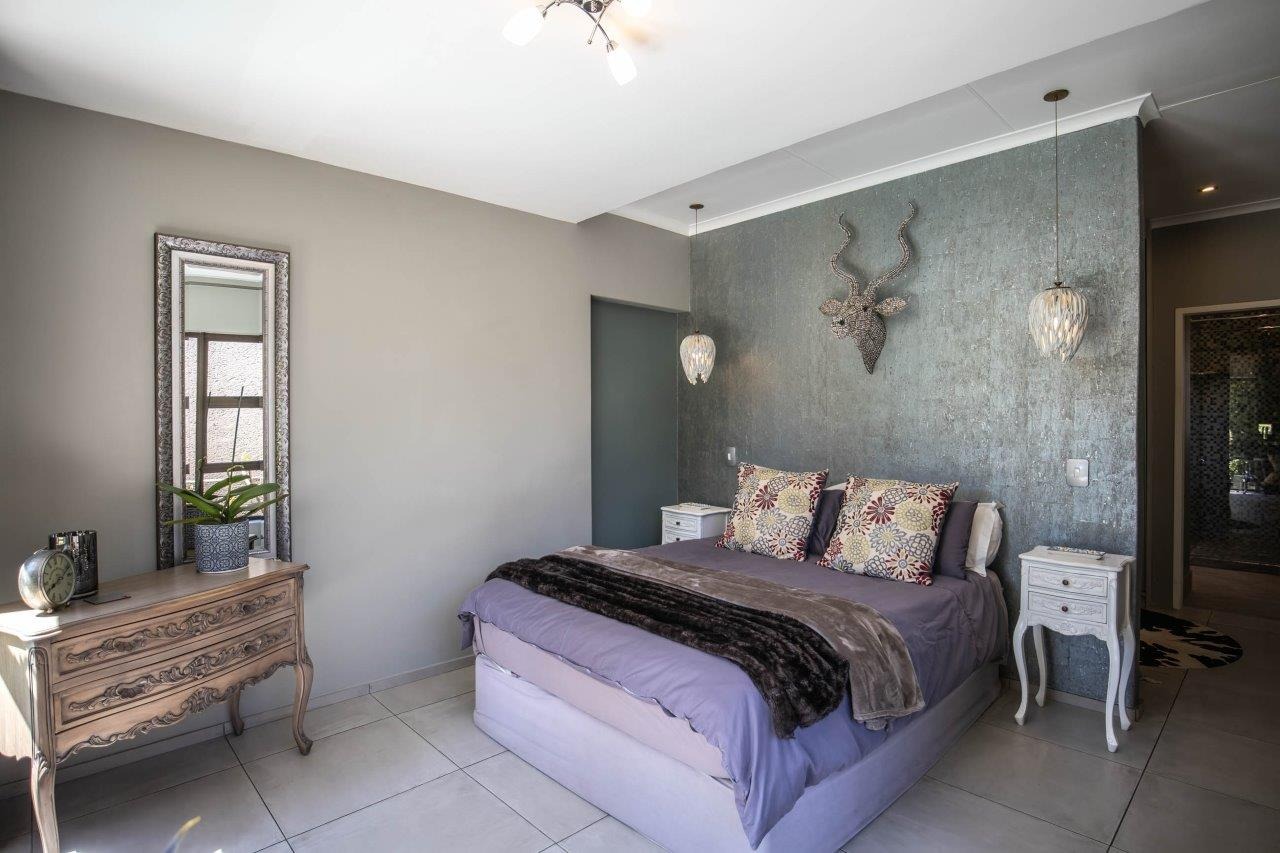 3 Bedroom House For Sale in Douglasdale RE/MAX™ of Southern Africa