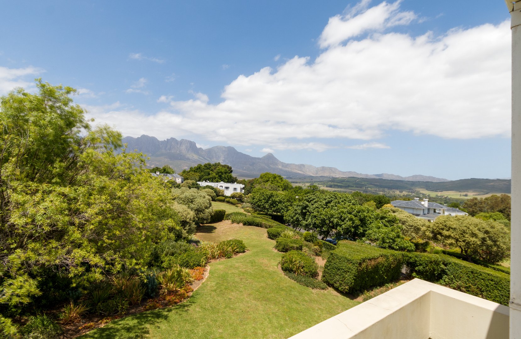 3 Bedroom House For Sale in Erinvale Golf Estate RE/MAX™ of Southern Africa