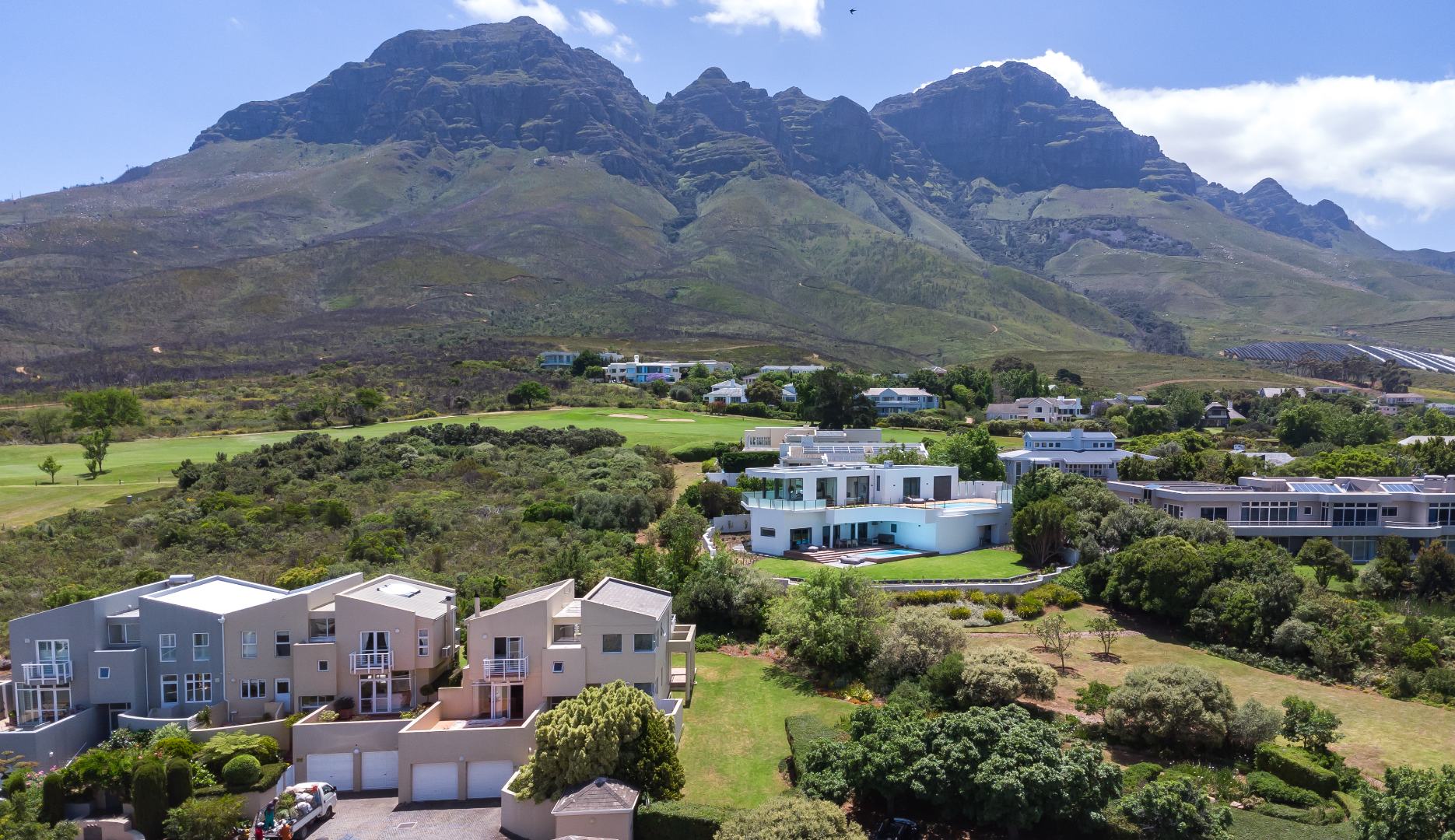 3 Bedroom House For Sale in Erinvale Golf Estate RE/MAX™ of Southern