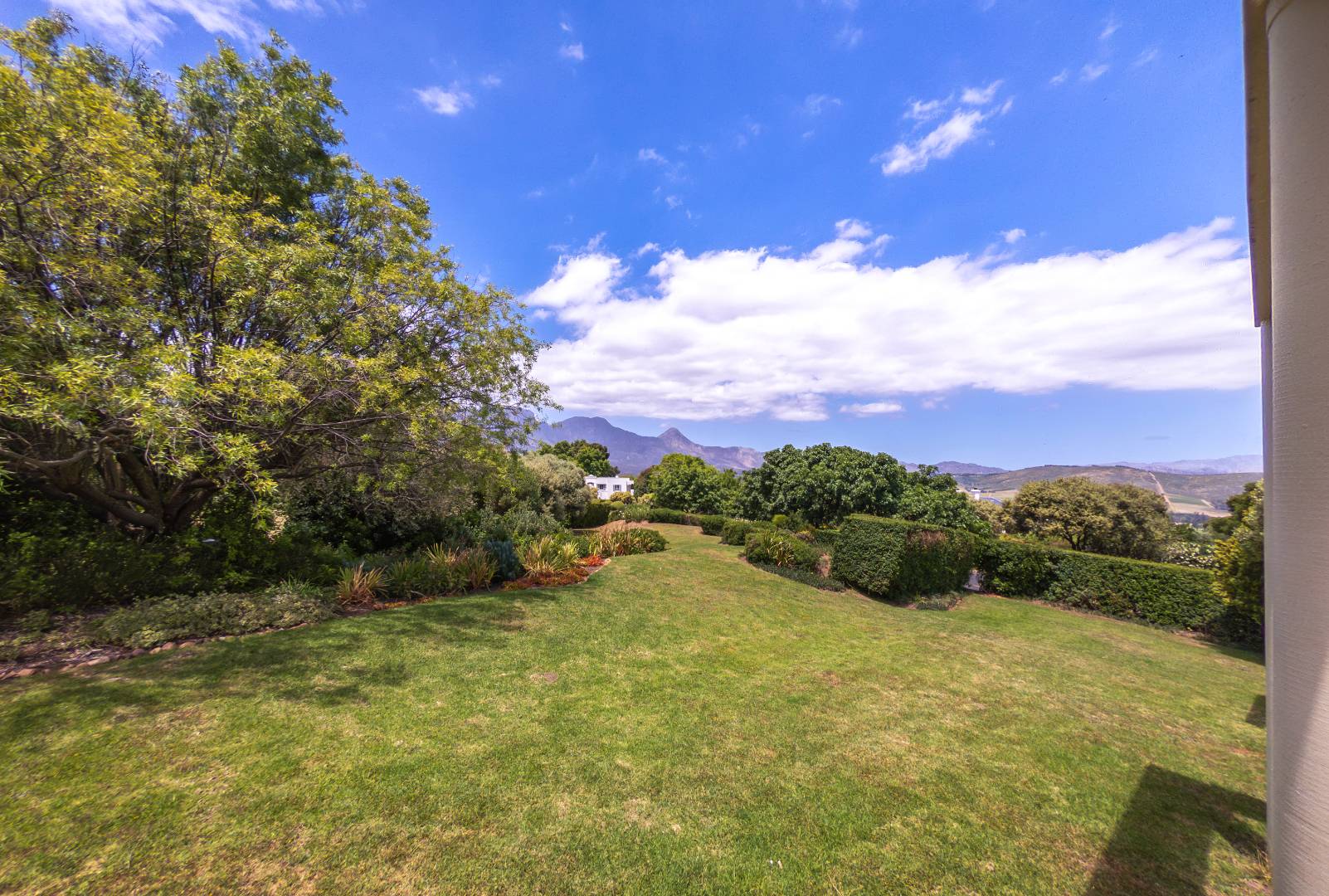 3 Bedroom House For Sale in Erinvale Golf Estate RE/MAX™ of Southern Africa