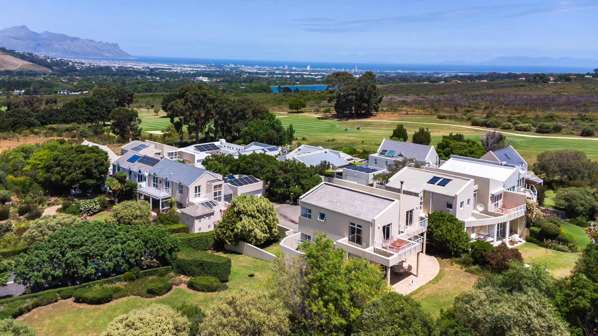 3 Bedroom House For Sale in Erinvale Golf Estate RE/MAX™ of Southern