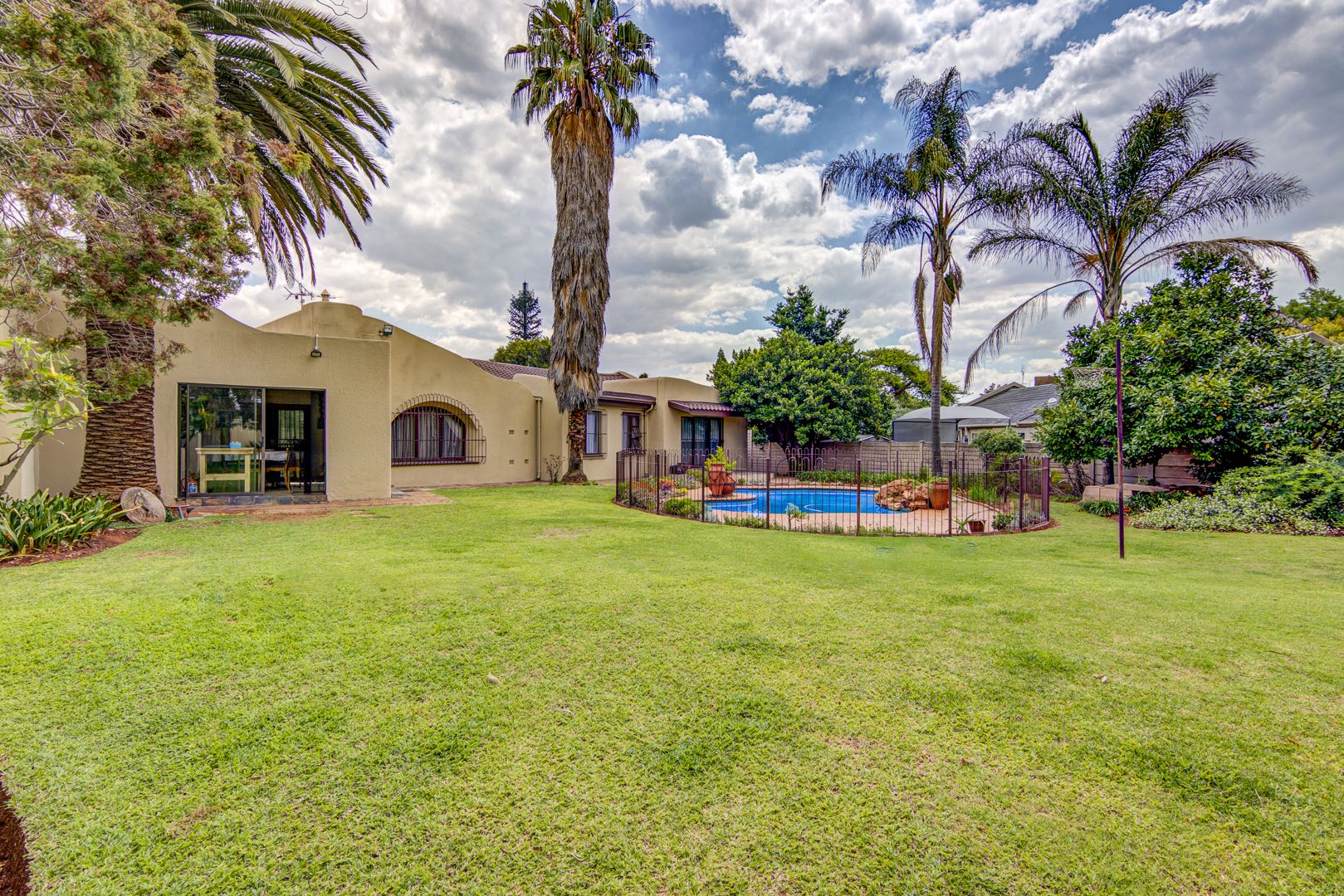 4 Bedroom House For Sale in Glen Marais RE/MAX™ of Southern Africa