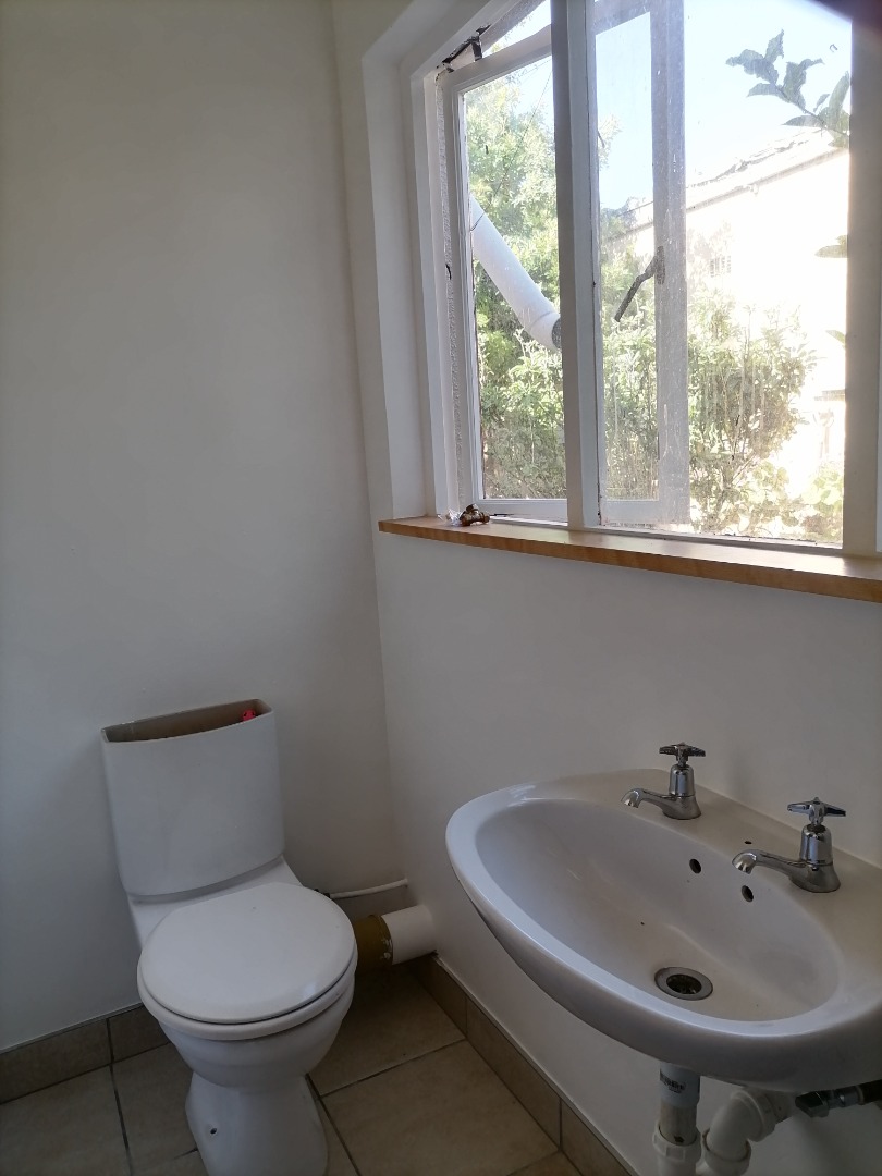 1 Bedroom House To Rent in Lotus River RE/MAX™ of Southern Africa