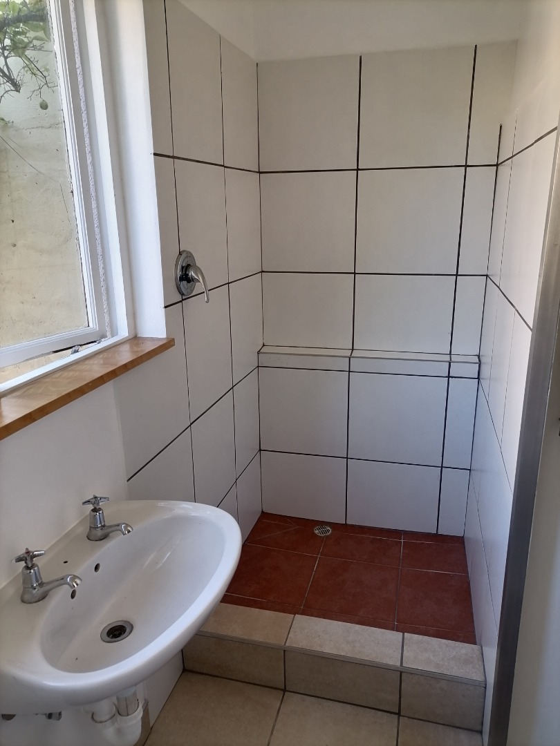 1 Bedroom House To Rent in Lotus River RE/MAX™ of Southern Africa