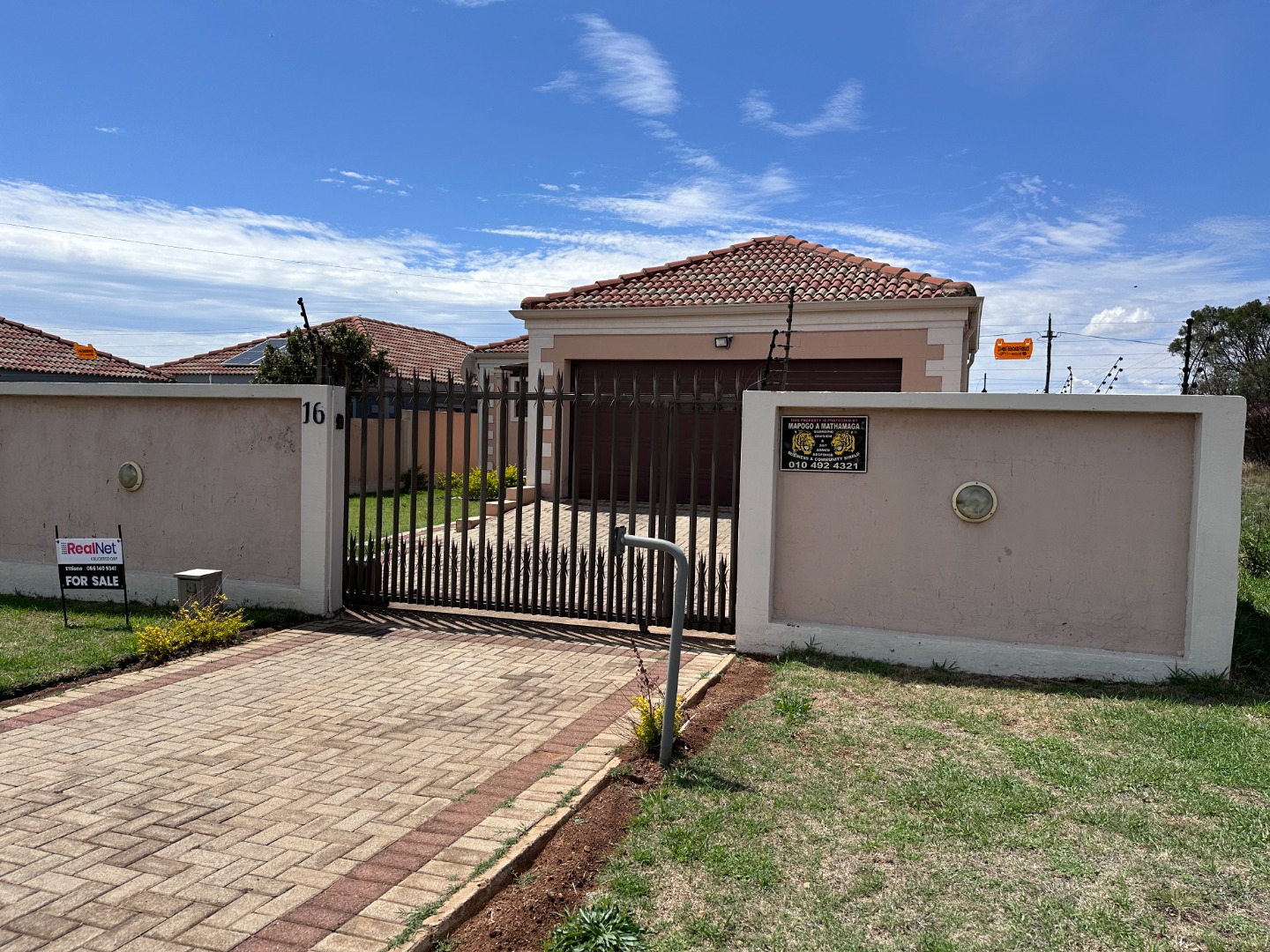 3 Bedroom House For Sale in Greenhills RE/MAX™ of Southern Africa