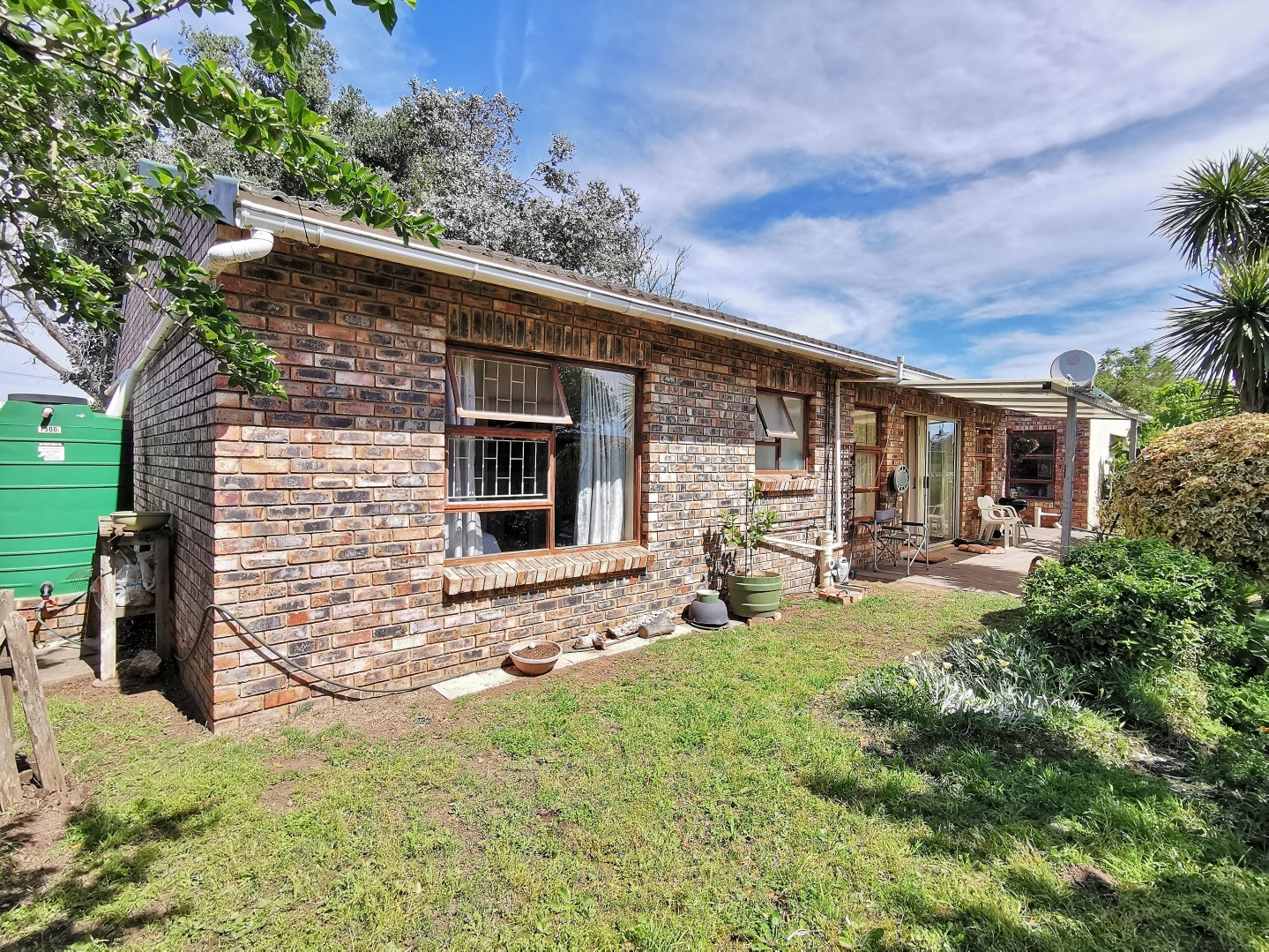 3 Bedroom House For Sale in Linton Grange RE/MAX™ of Southern Africa