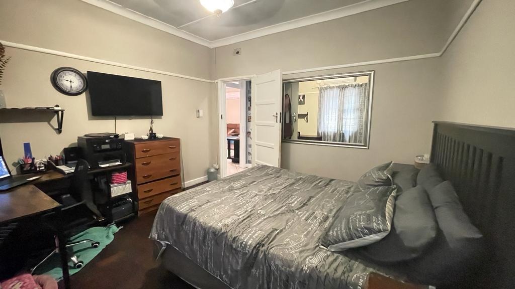 3 Bedroom House For Sale in Cambridge West RE/MAX™ of Southern Africa