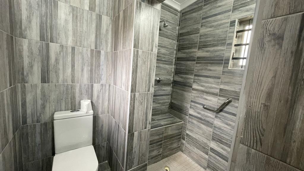 3 Bedroom House For Sale in Cambridge West RE/MAX™ of Southern Africa