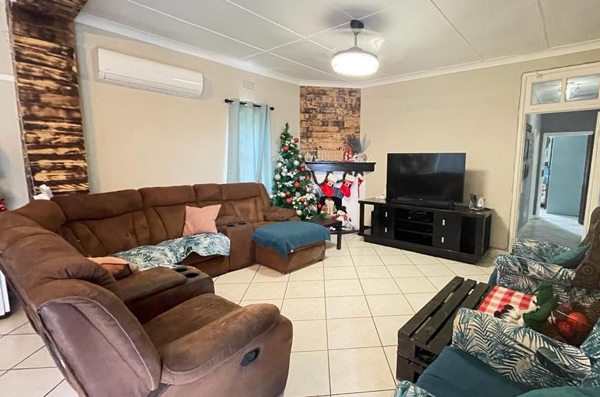 3 Bedroom House For Sale in Cambridge West RE/MAX™ of Southern Africa