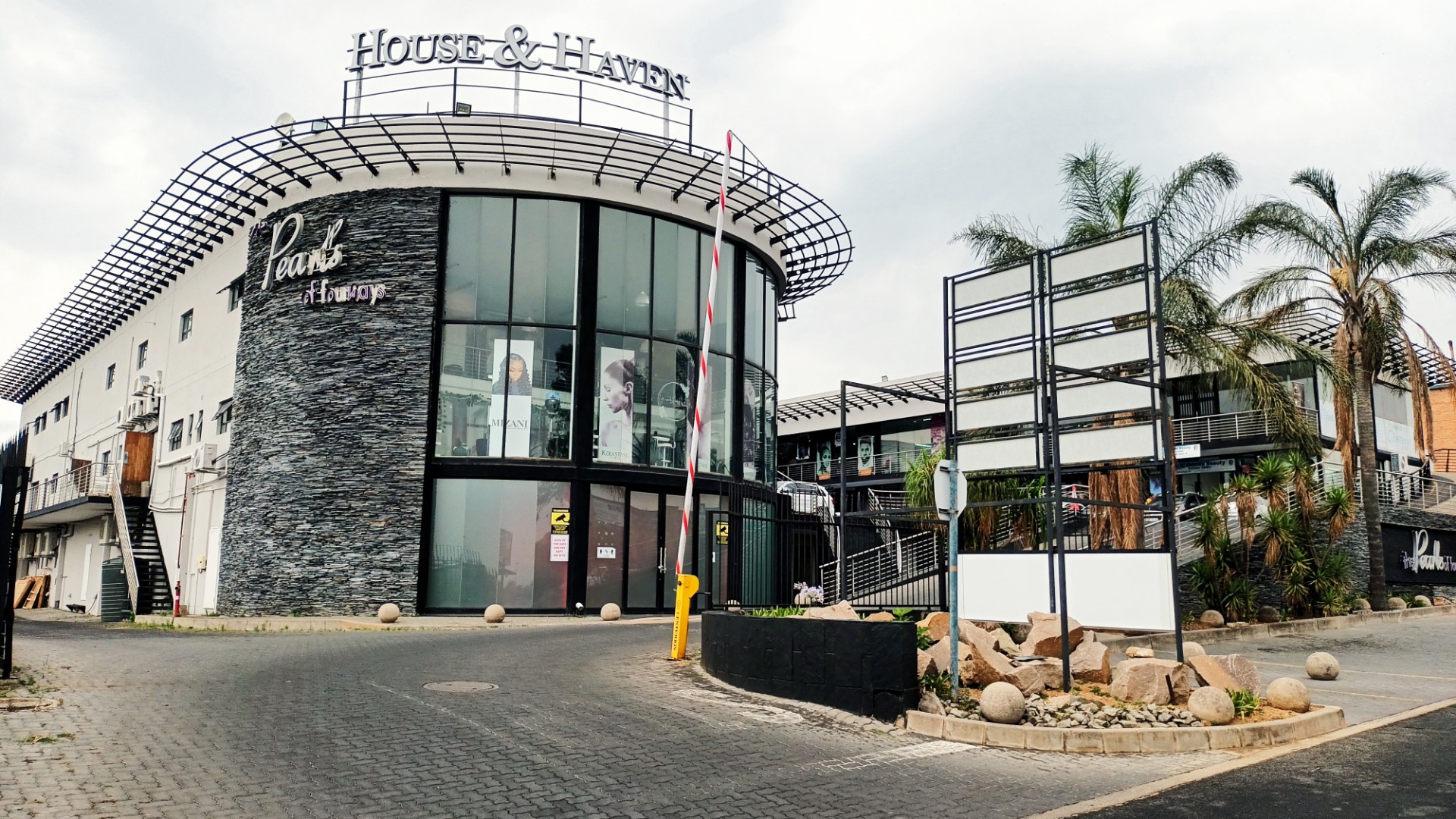 Property and houses for sale in Lonehill, Sandton RE/MAX™