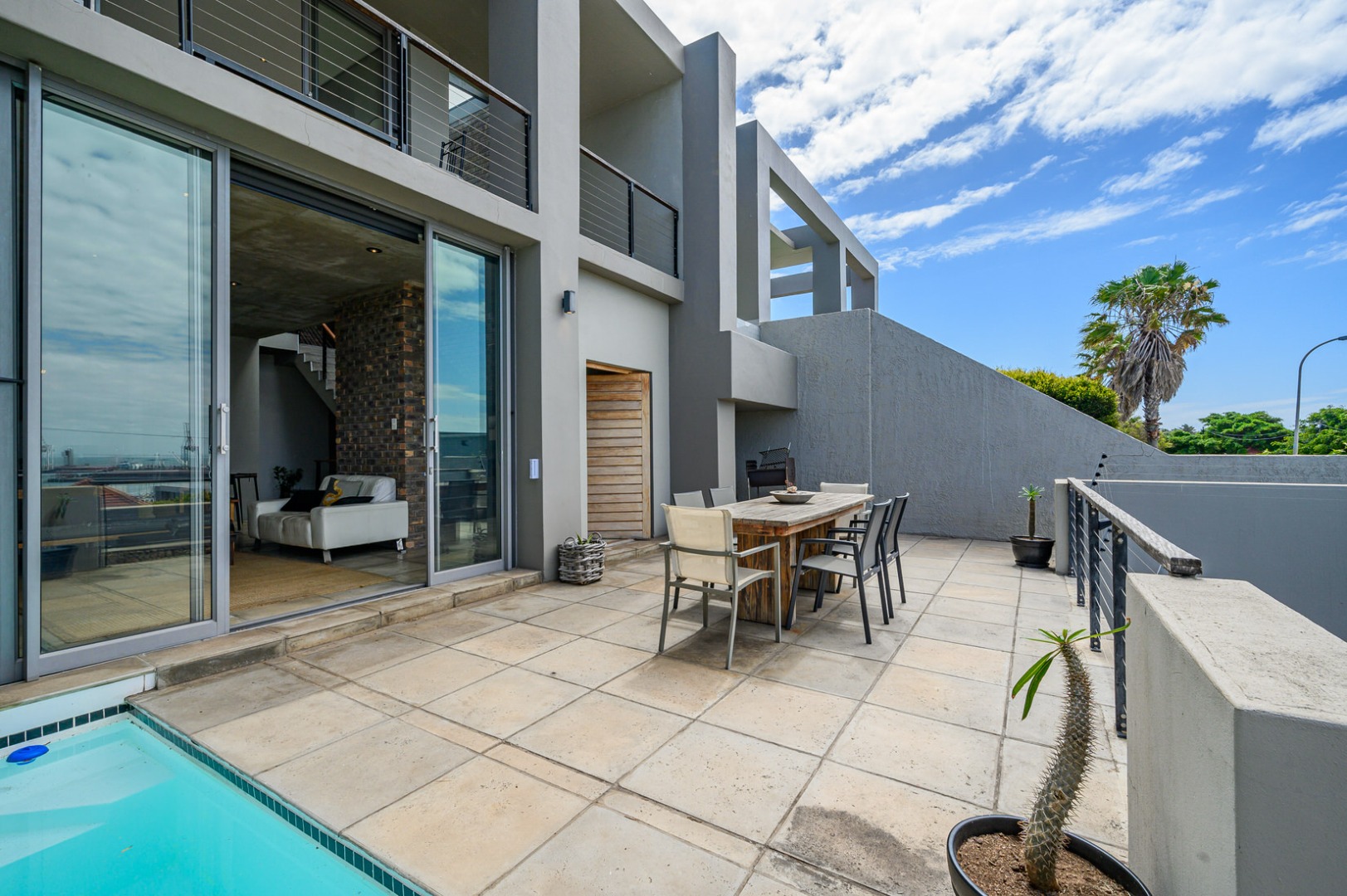 5 Bedroom House For Sale in Humerail RE/MAX™ of Southern Africa