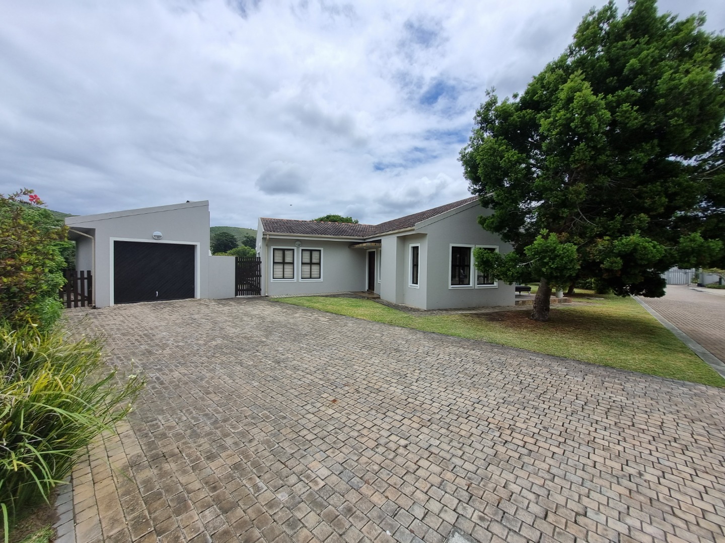 3 Bedroom House For Sale in Brenton On Lake RE/MAX™ of Southern Africa