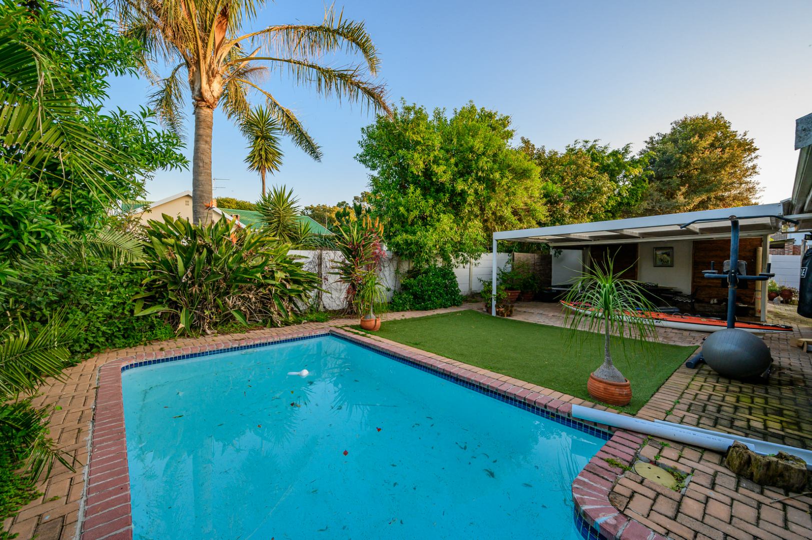 4 Bedroom House For Sale in Providentia RE/MAX™ of Southern Africa