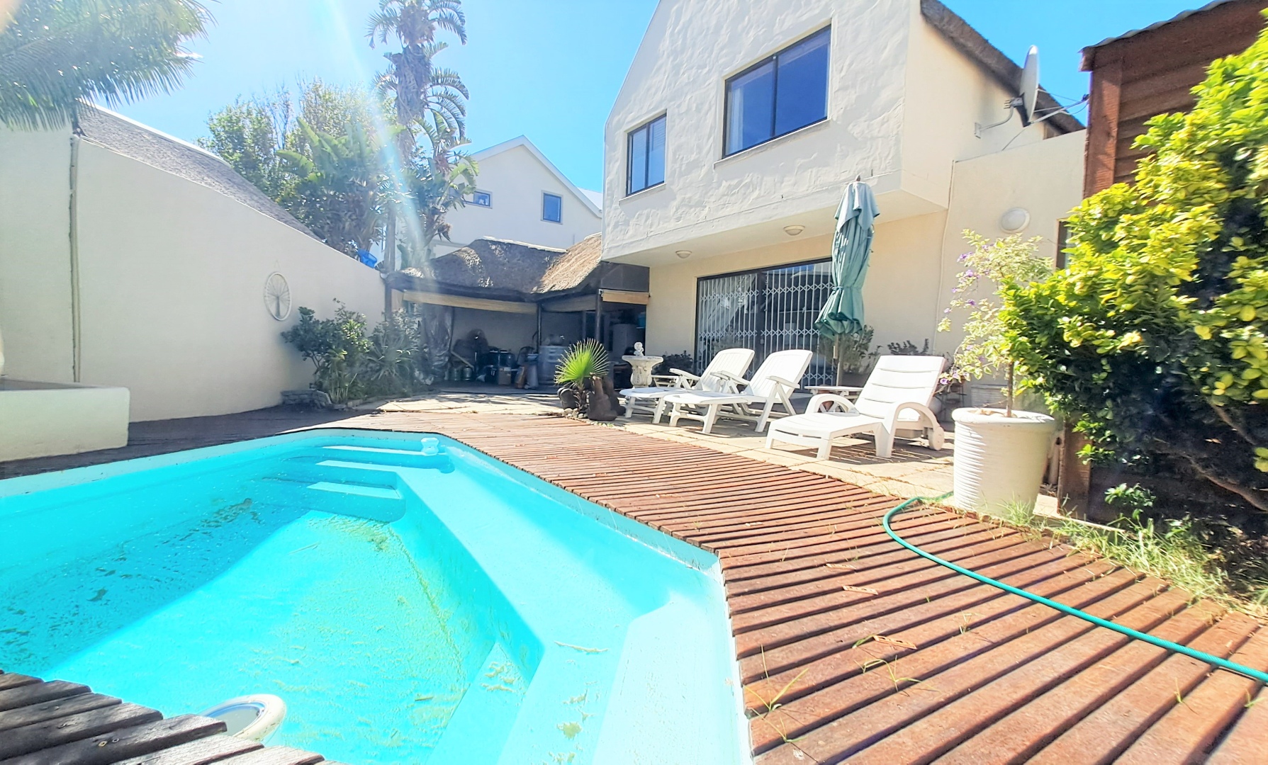 RE/MAX Property Associates