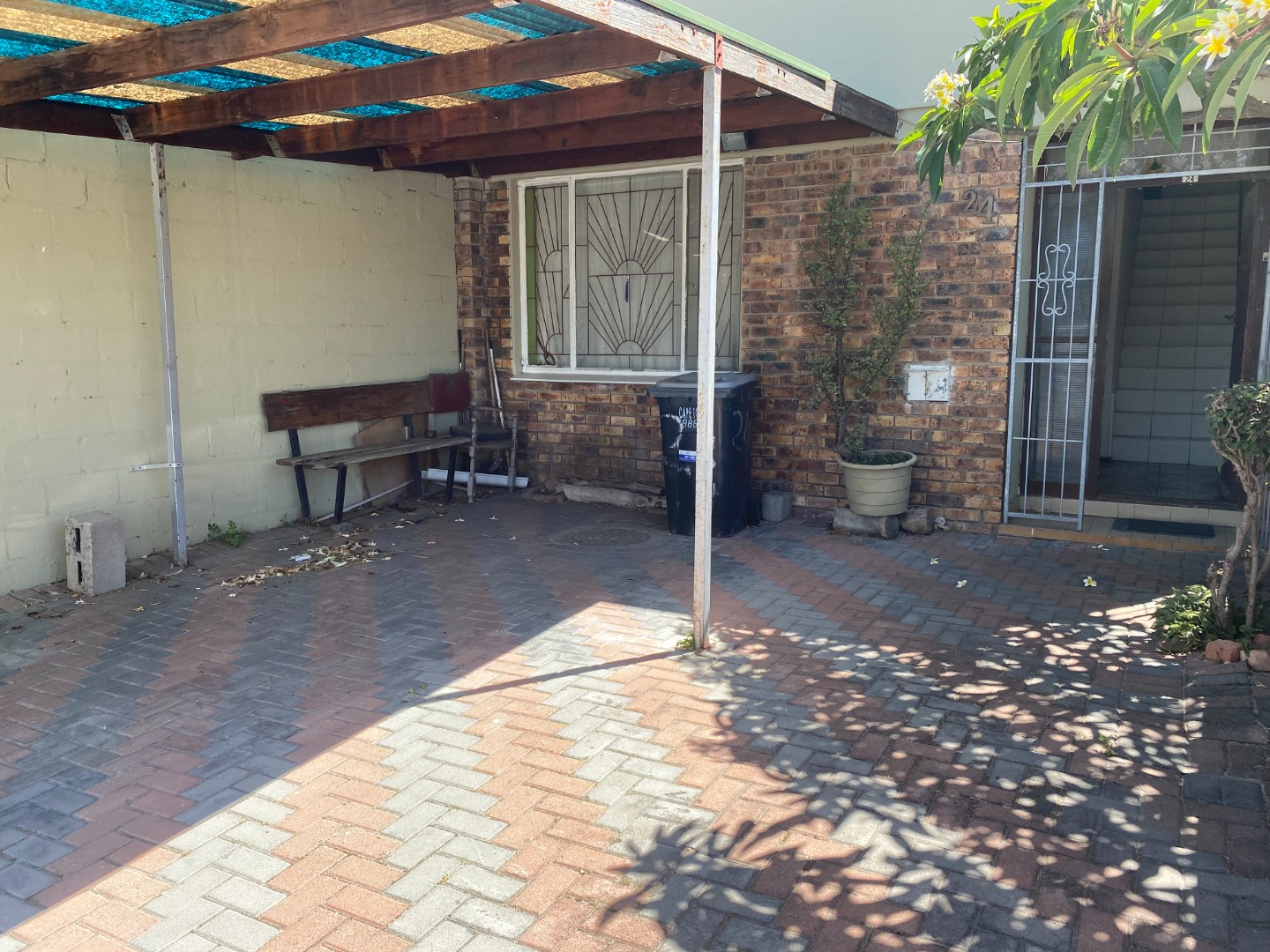 3 Bedroom House For Sale in Westridge RE/MAX™ of Southern Africa