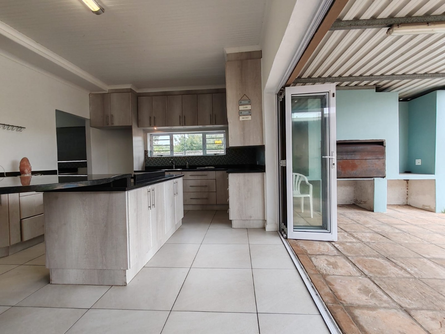 4 Bedroom House For Sale in Walmer RE/MAX™ of Southern Africa