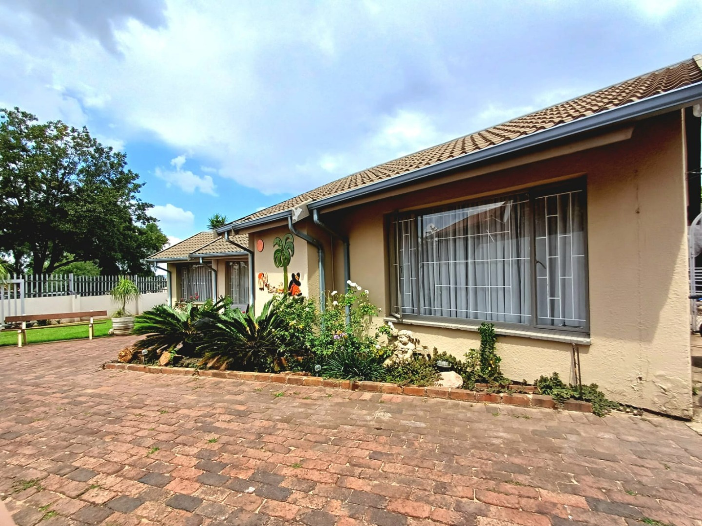 3 Bedroom House For Sale in Elandspark RE/MAX™ of Southern Africa