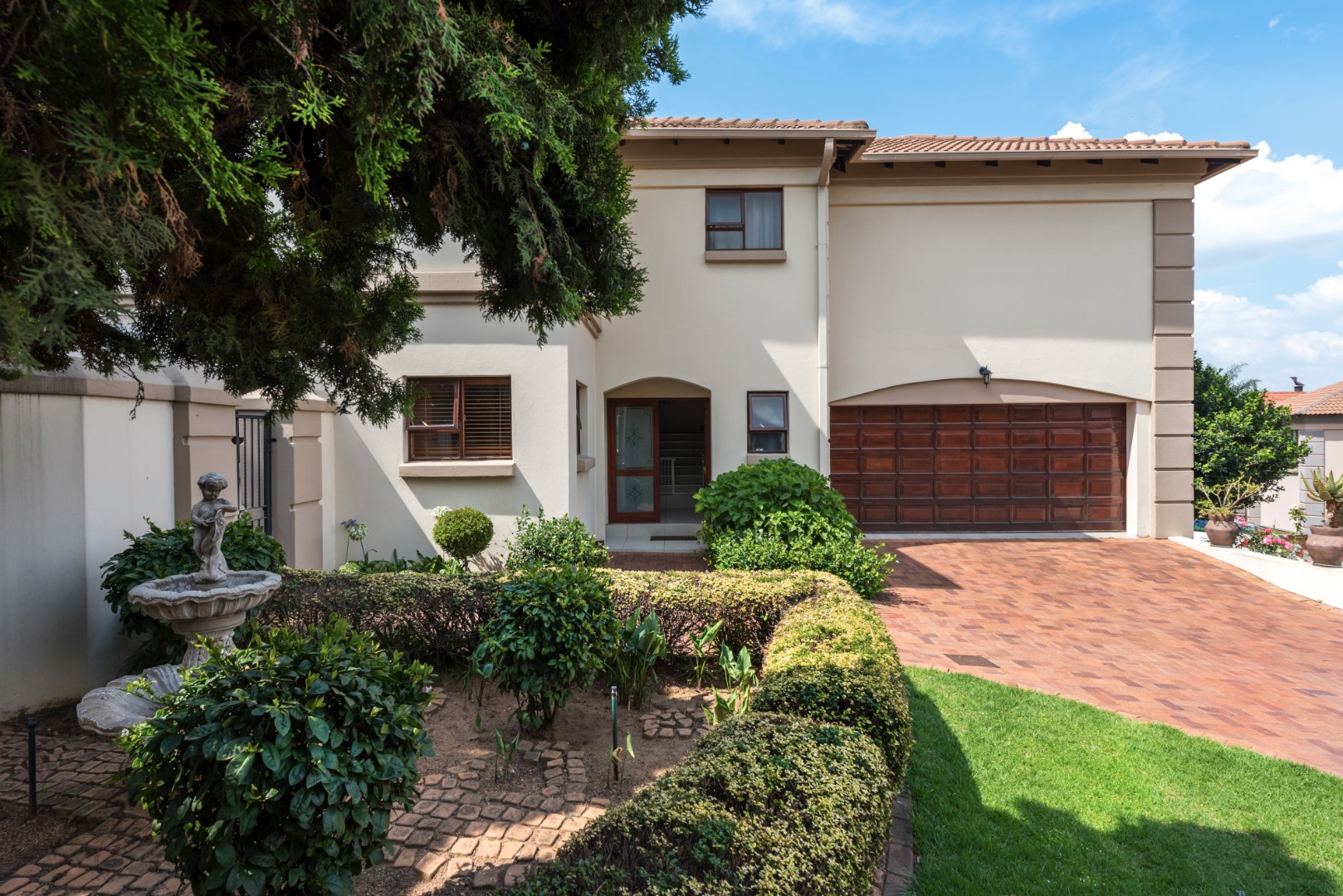 4 Bedroom House For Sale in Thornhill Estate RE/MAX™ of Southern Africa