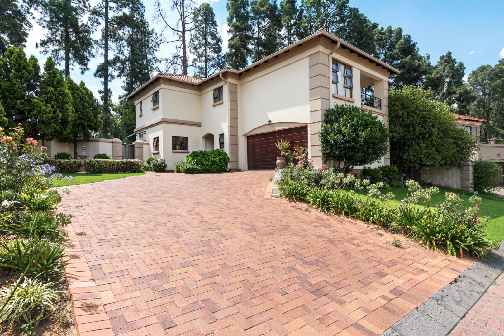 4 Bedroom House For Sale in Thornhill Estate RE/MAX™ of Southern Africa