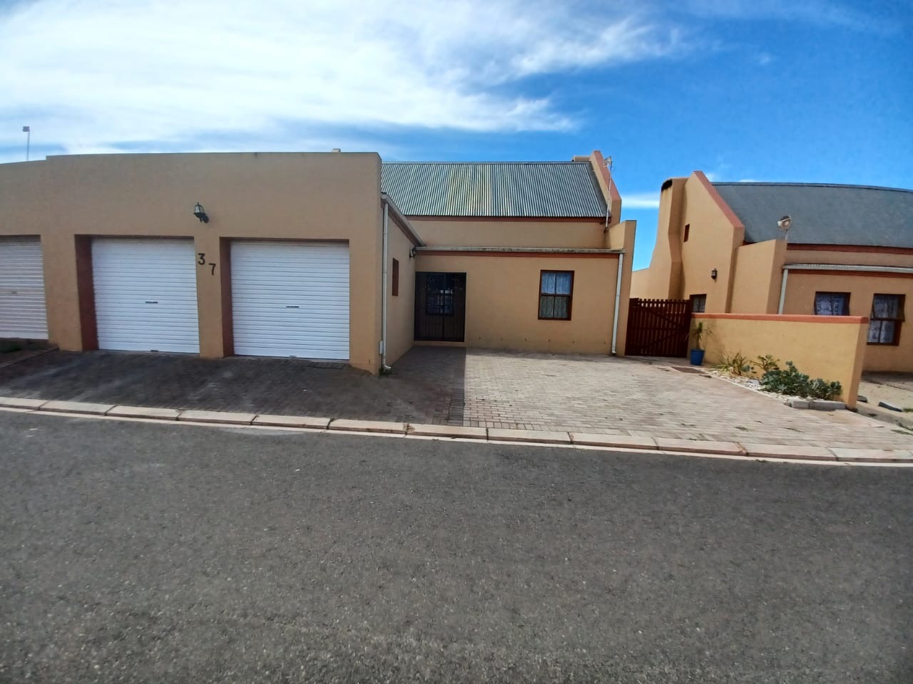 Apartments and flats to rent in Saldanha, Western Cape RE/MAX