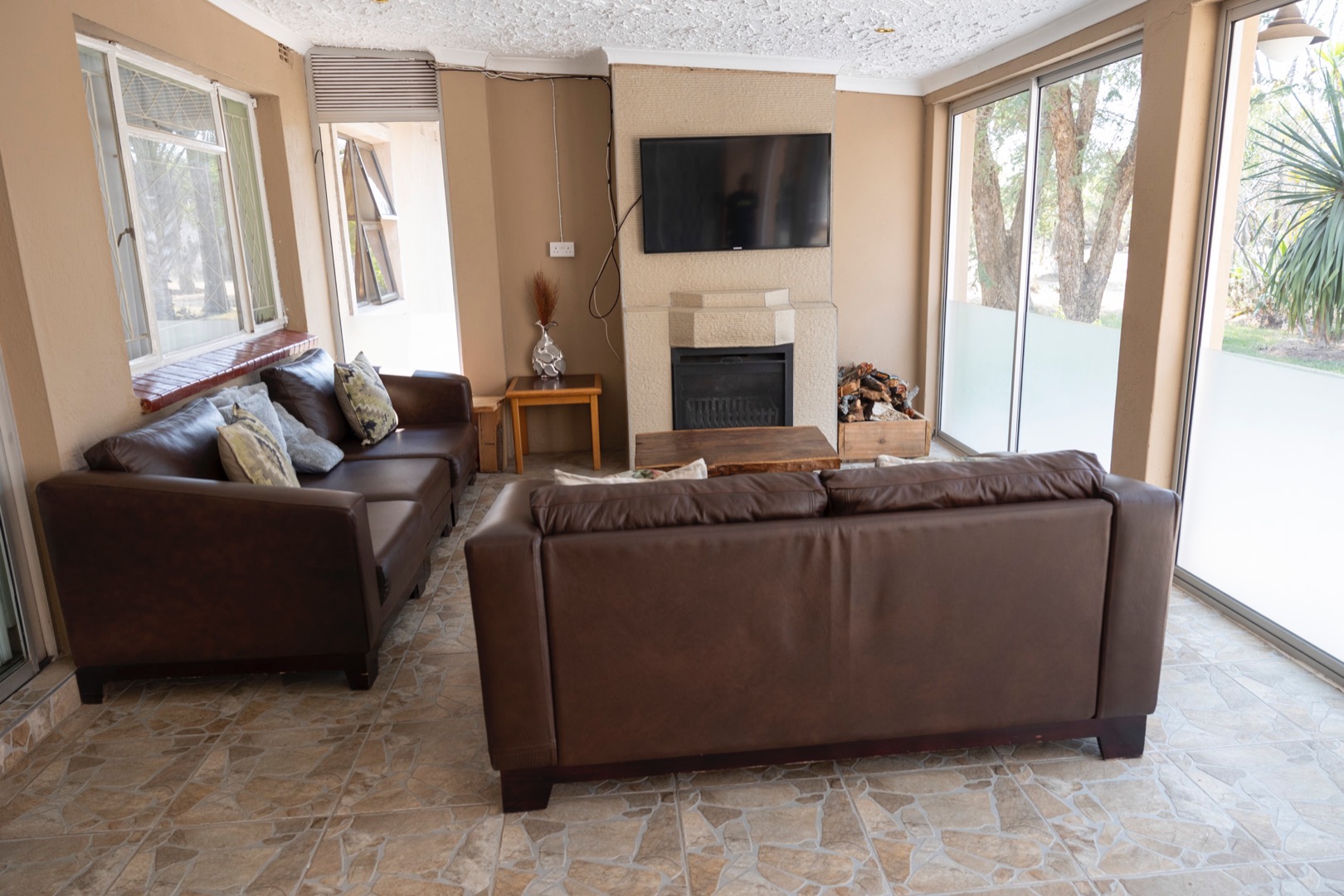 4 Bedroom House For Sale in Greendale RE/MAX™ of Southern Africa