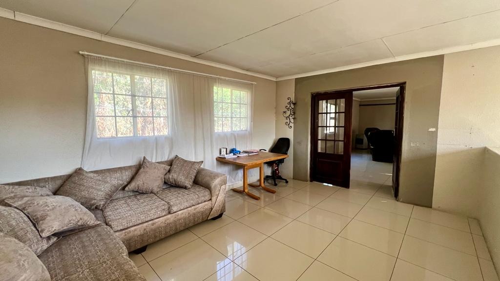 3 Bedroom House For Sale in Ormonde RE/MAX™ of Southern Africa