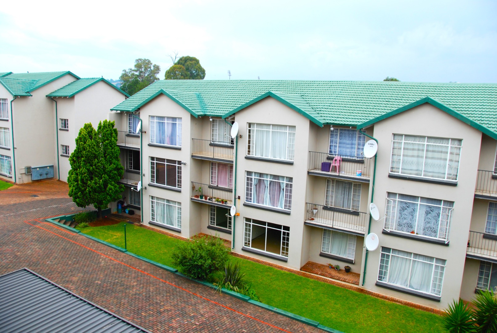 2 Bedroom Apartment / Flat For Sale in Krugersdorp North RE/MAX™ of Southern Africa