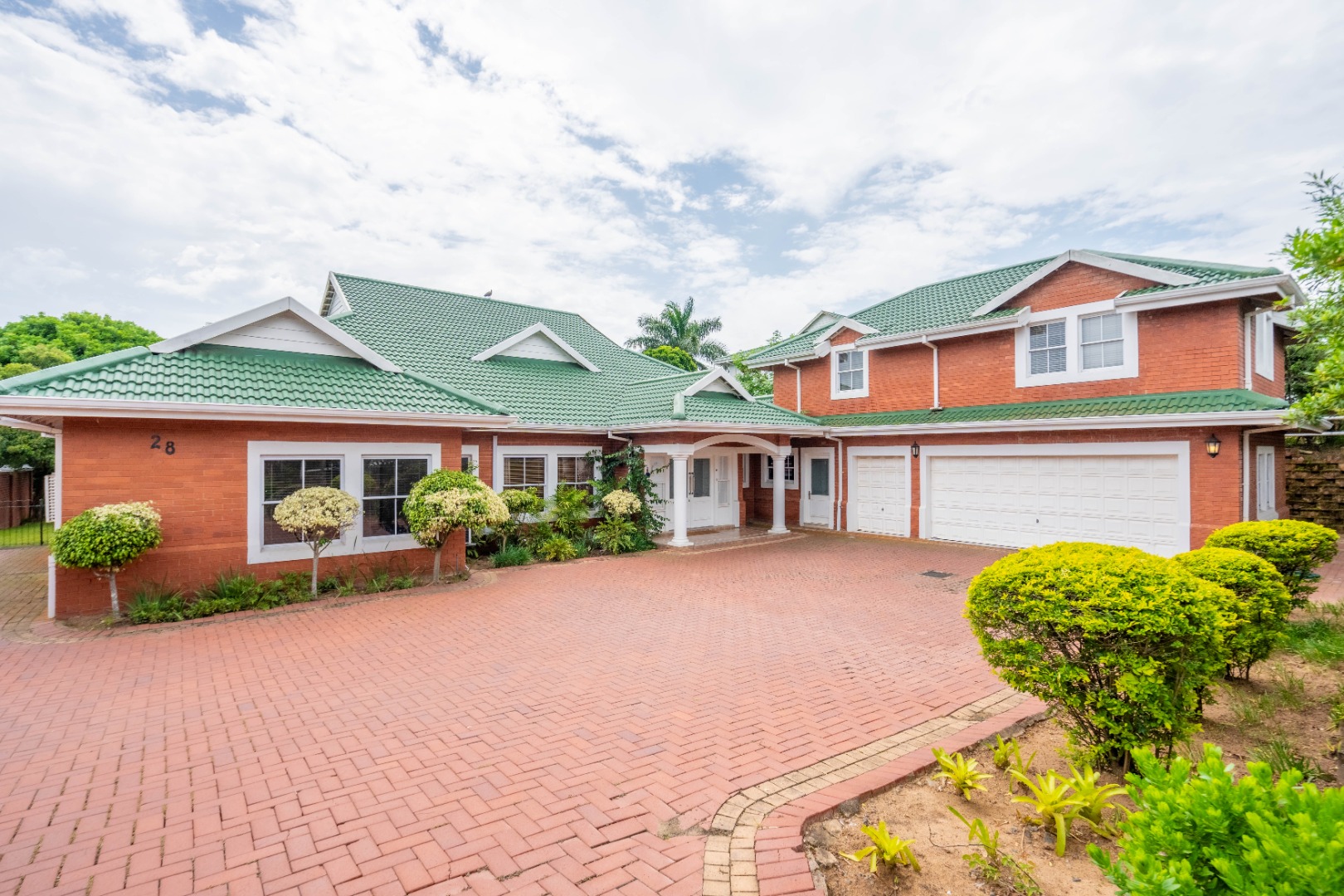 4 Bedroom House To Rent in Mount Country Club Estate RE/MAX