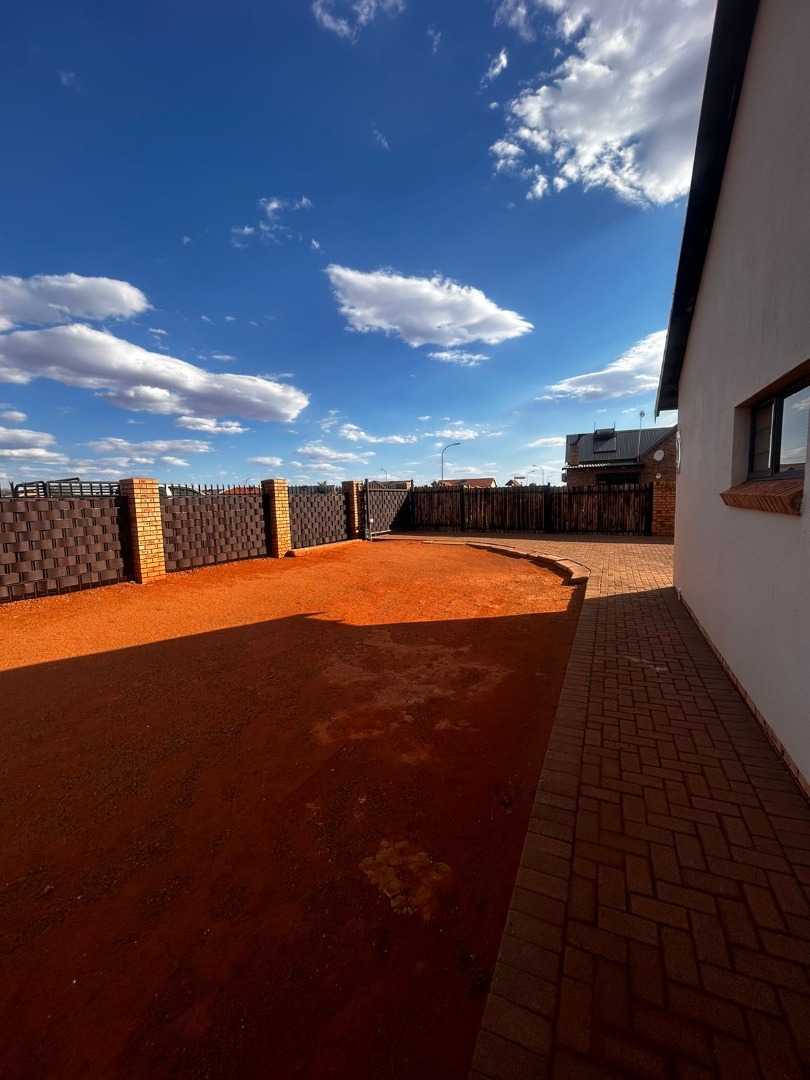 3 Bedroom House For Sale in Postmasburg RE/MAX™ of Southern Africa