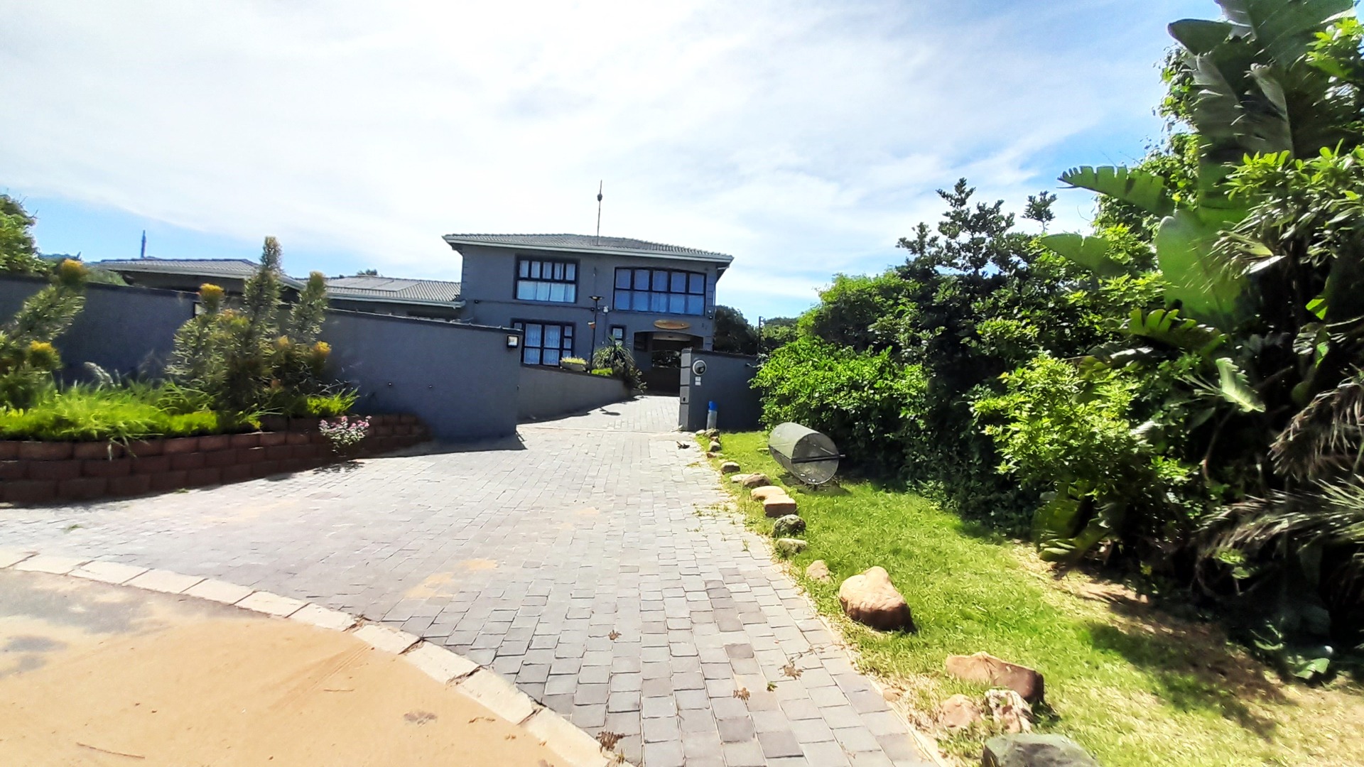6 Bedroom House For Sale in Pennington RE/MAX™ of Southern Africa
