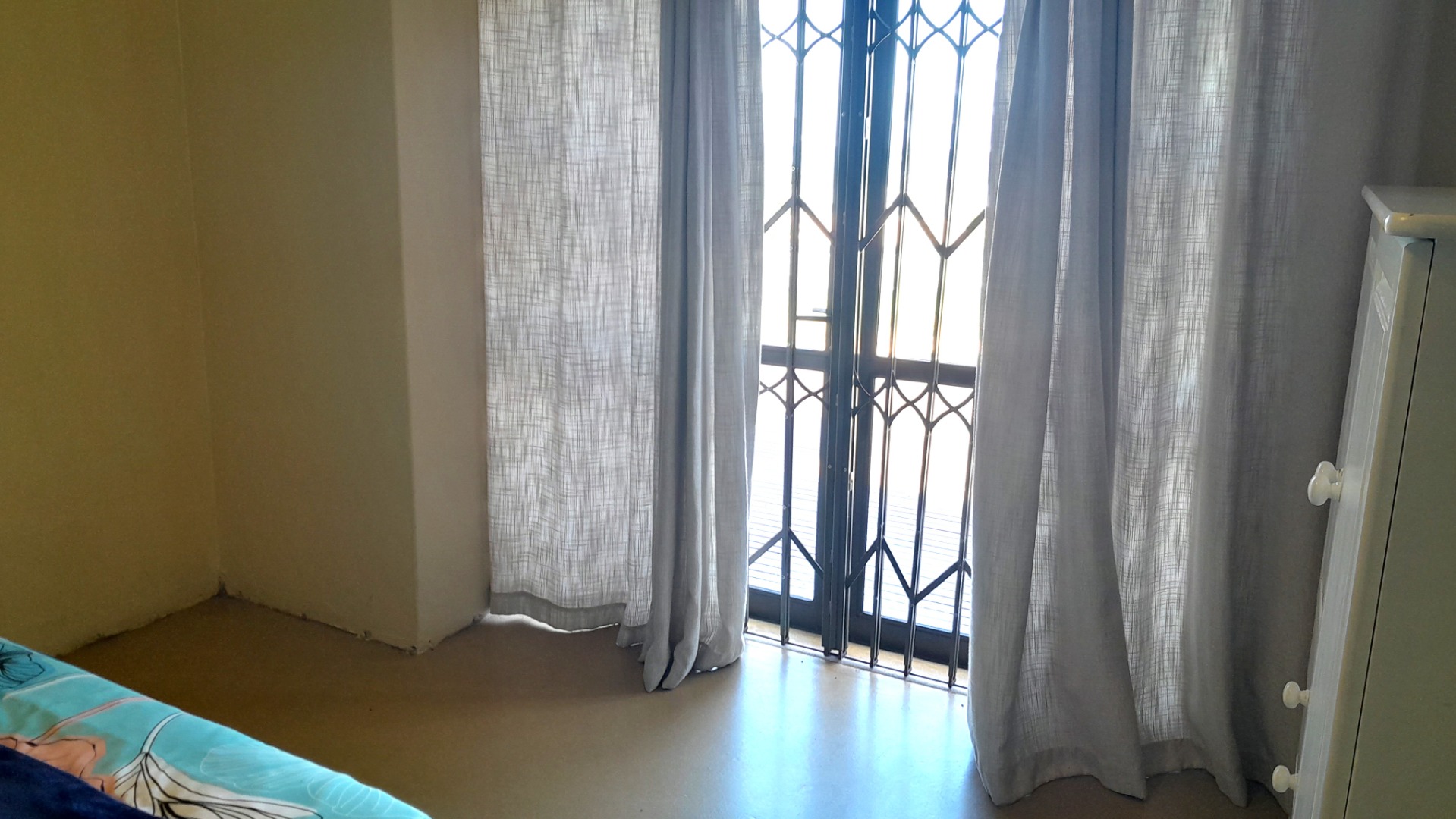 6 Bedroom House For Sale in Pennington RE/MAX™ of Southern Africa