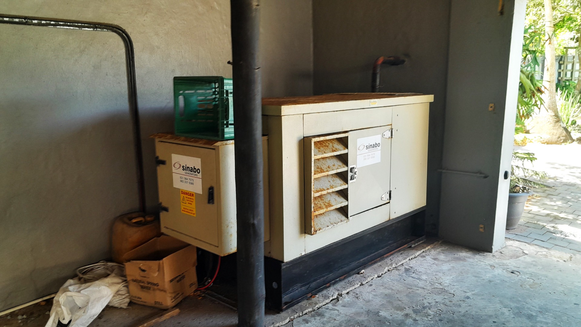 6 Bedroom House For Sale in Pennington RE/MAX™ of Southern Africa