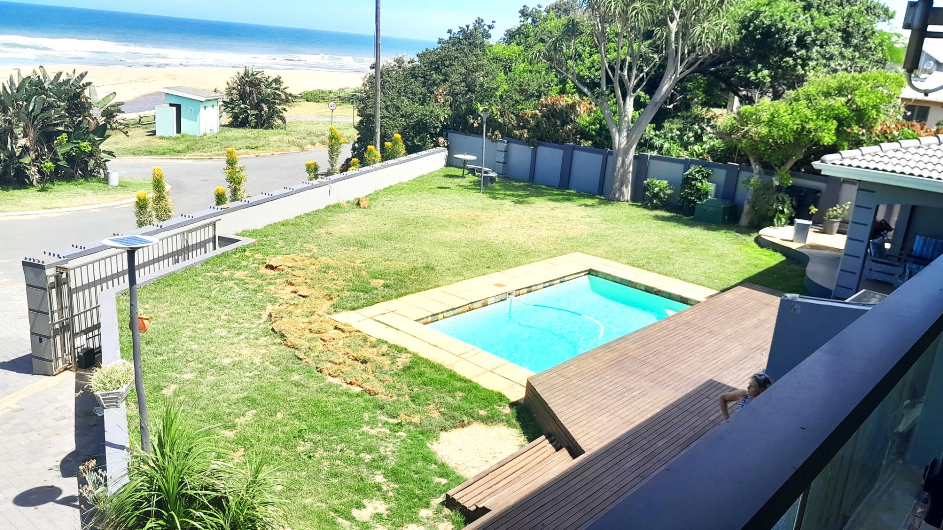 6 Bedroom House For Sale in Pennington RE/MAX™ of Southern Africa