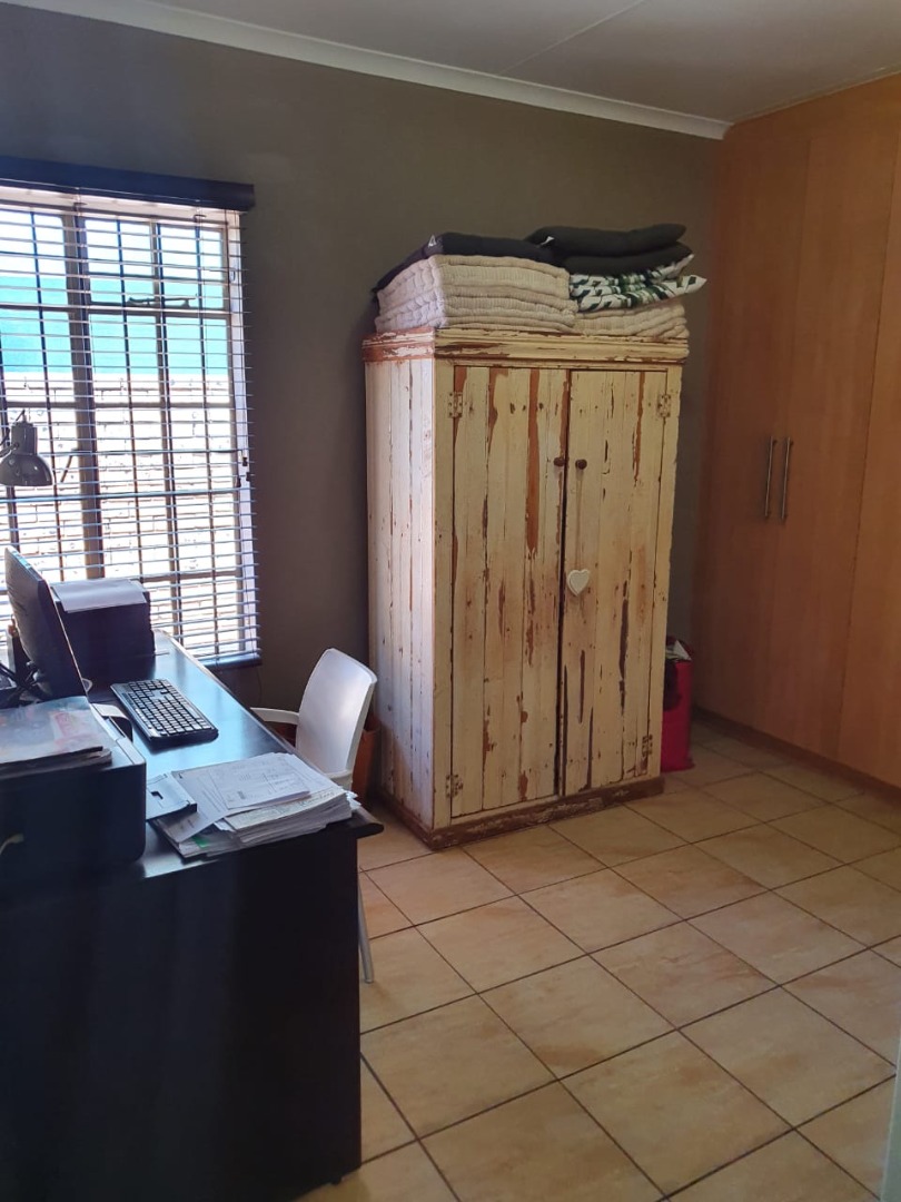 3 Bedroom Townhouse To Rent in Kathu RE/MAX™ of Southern Africa