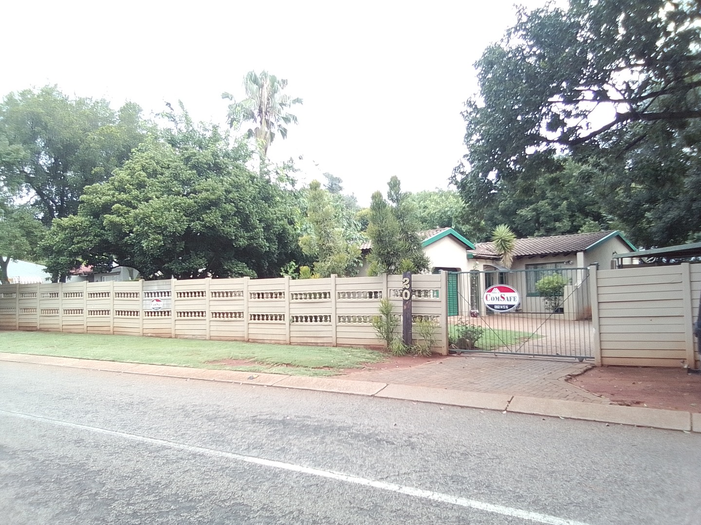 3 Bedroom House To Rent in La Montagne RE/MAX™ of Southern Africa