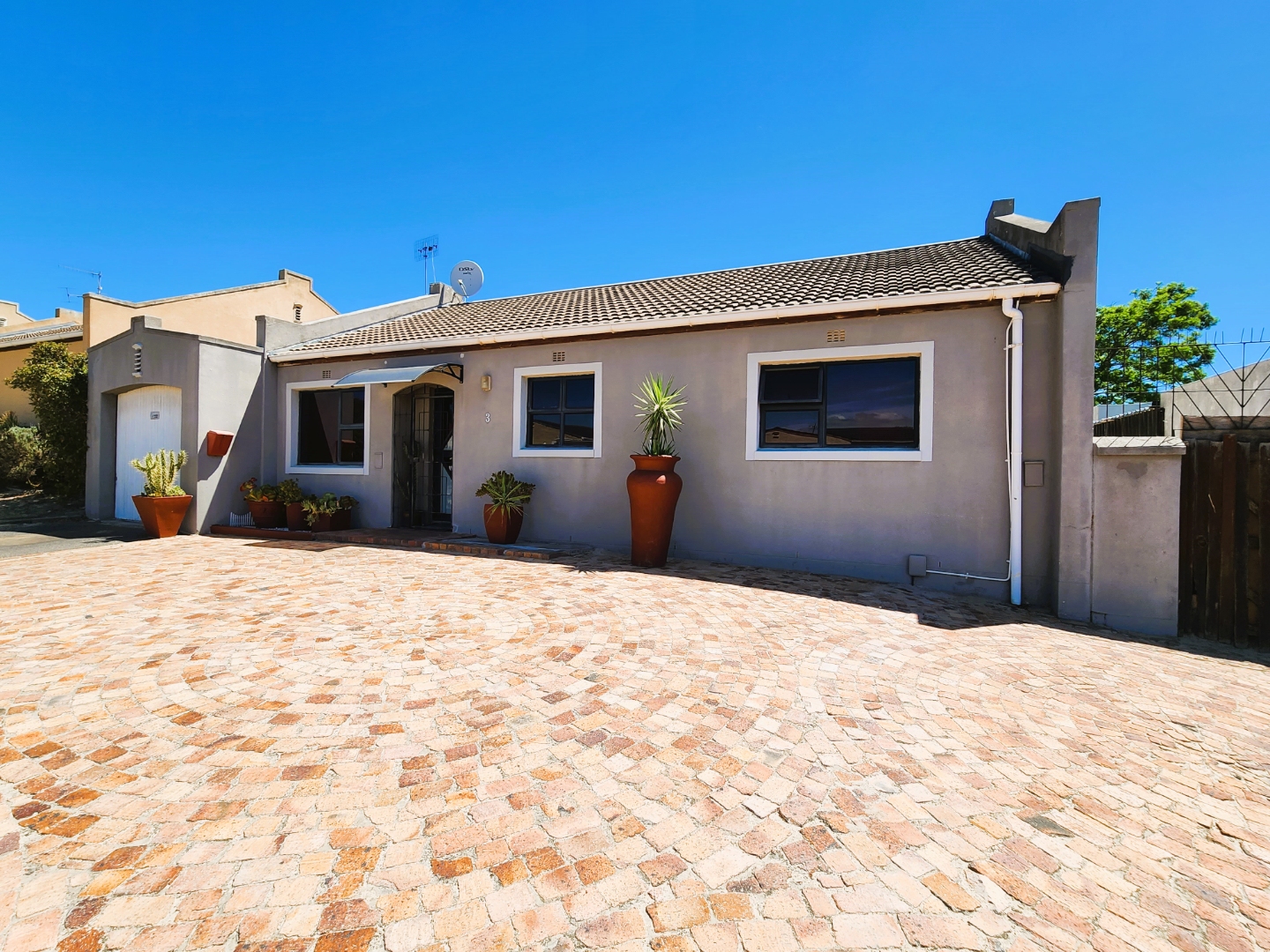 3 Bedroom House For Sale in Northpine RE/MAX™ of Southern Africa