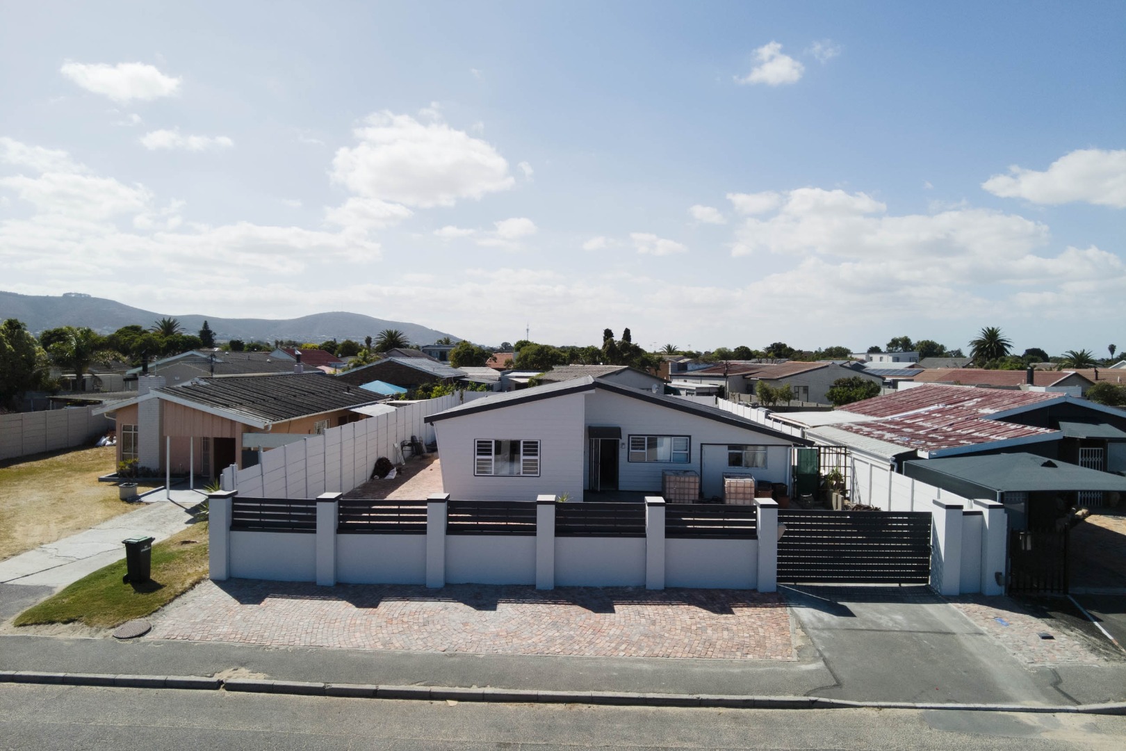 RE/MAX Property Centre