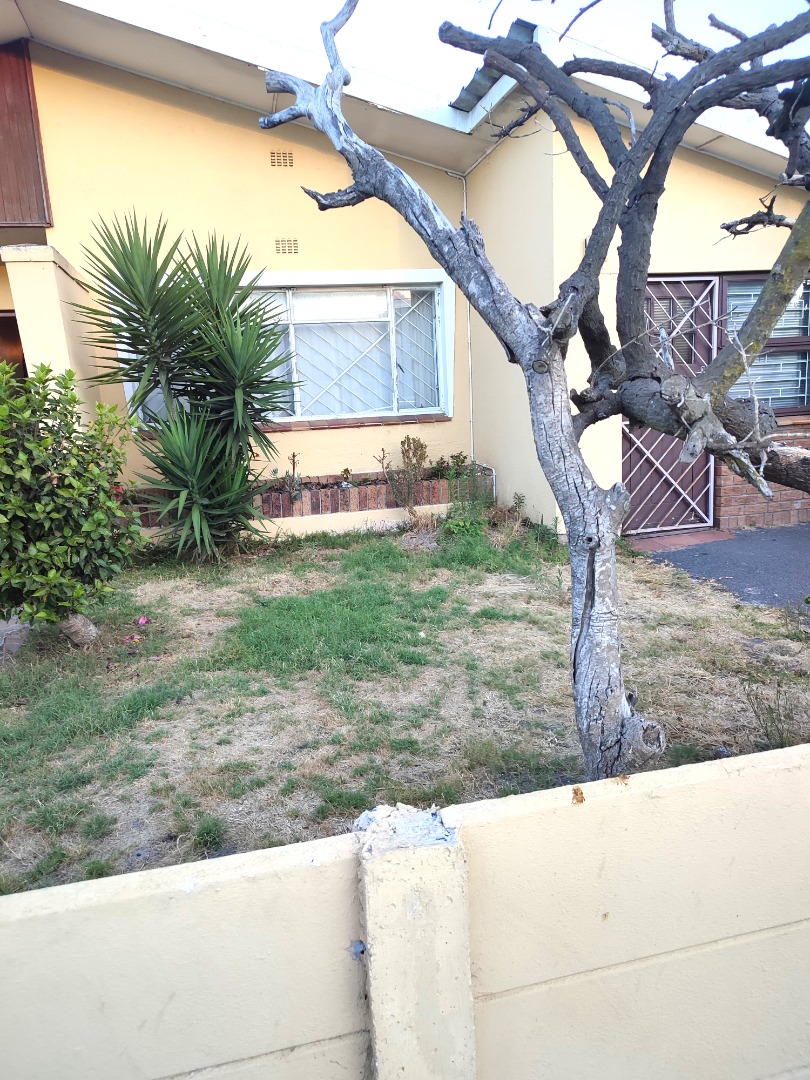 4 Bedroom House For Sale in Belgravia RE/MAX™ of Southern Africa