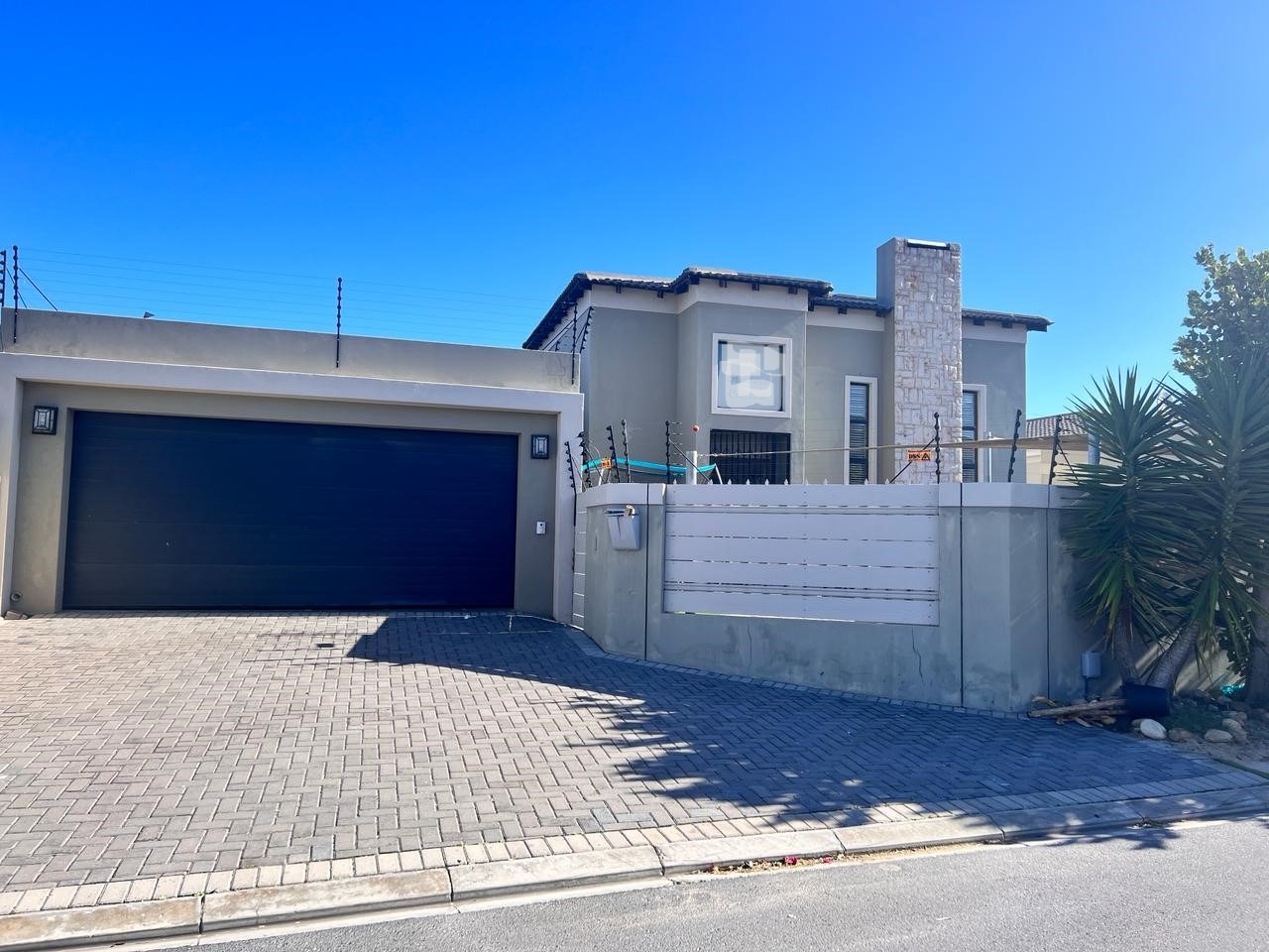 4 Bedroom House To Rent in Parklands North RE/MAX™ of Southern Africa