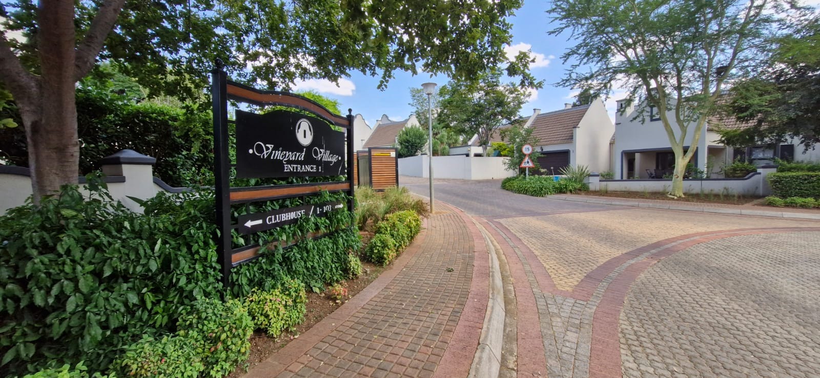 2 Bedroom Townhouse For Sale in Boardwalk Meander RE/MAX™ of Southern