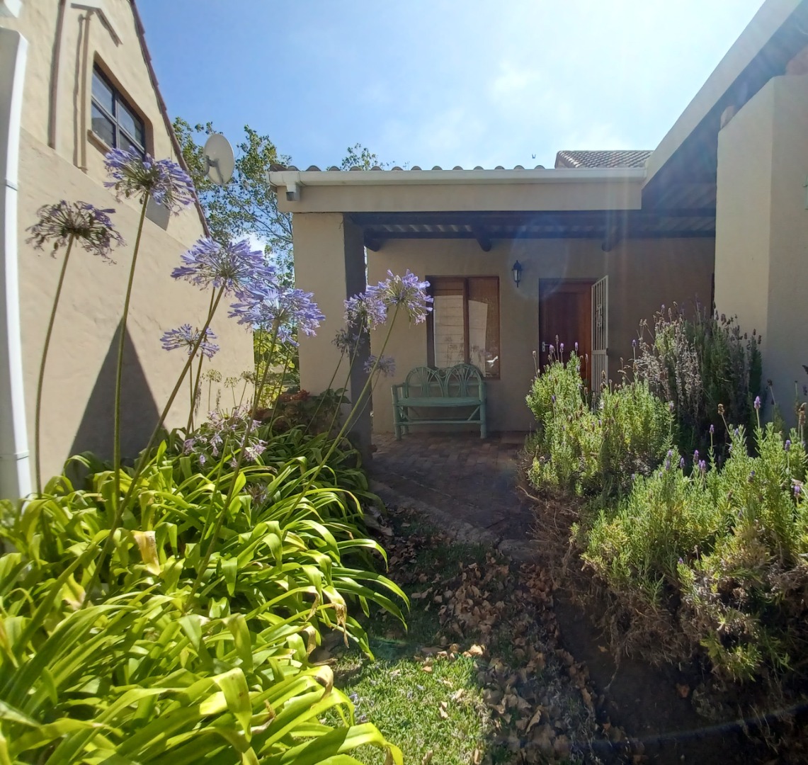 3 Bedroom House For Sale in Keurbooms River RE/MAX™ of Southern Africa
