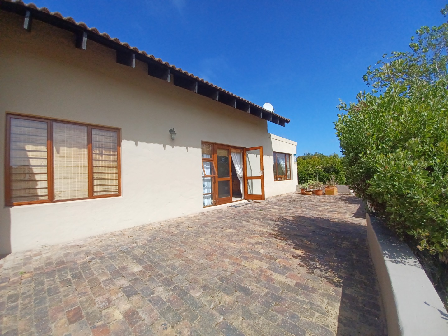 3 Bedroom House For Sale in Keurbooms River RE/MAX™ of Southern Africa