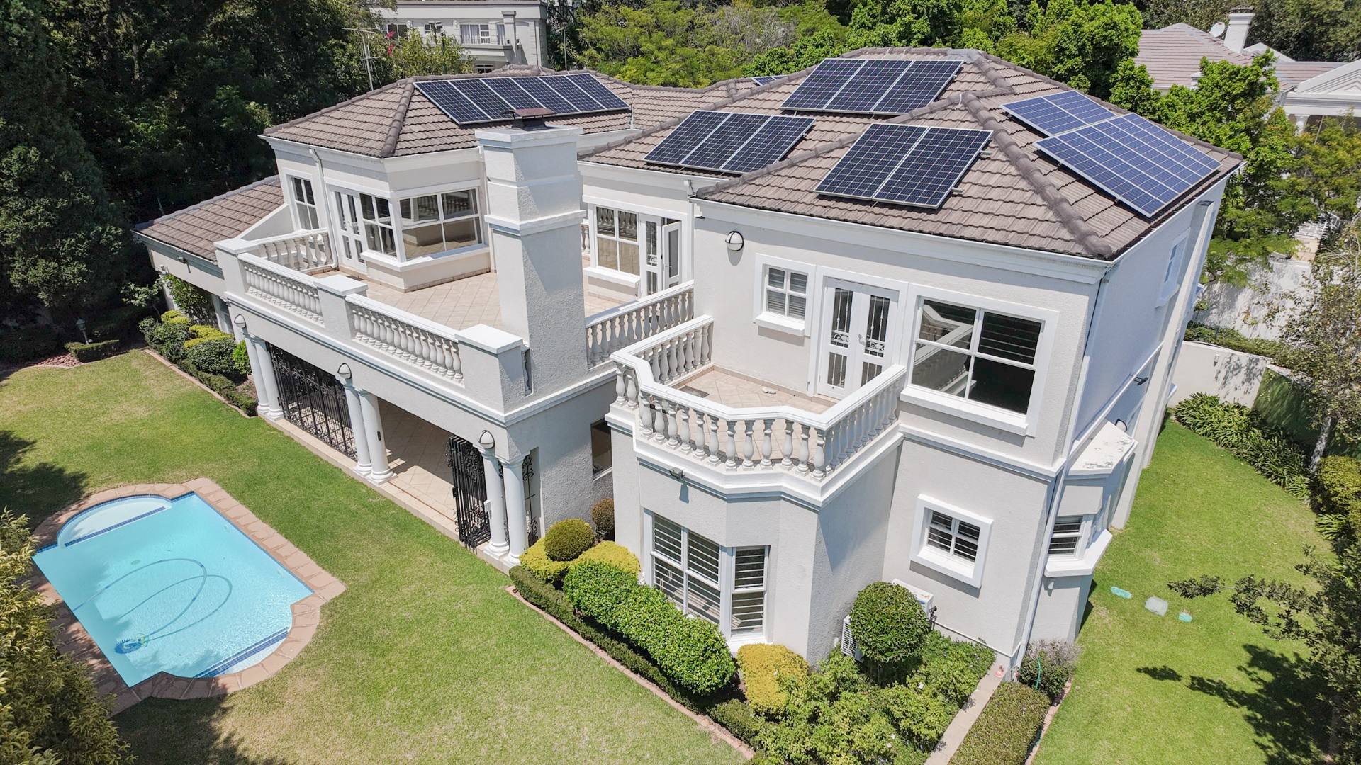 5 Bedroom House For Sale in Bryanston RE/MAX™ of Southern Africa