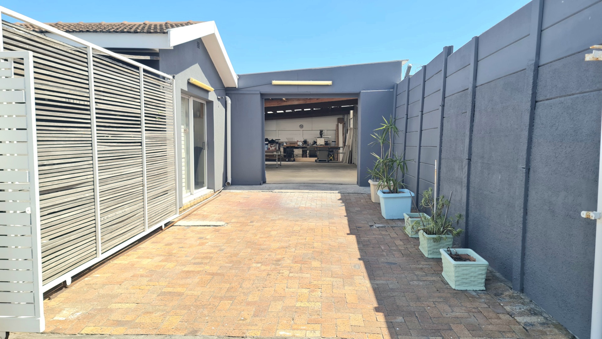 5 Bedroom House For Sale in Grassy Park RE/MAX™ of Southern Africa