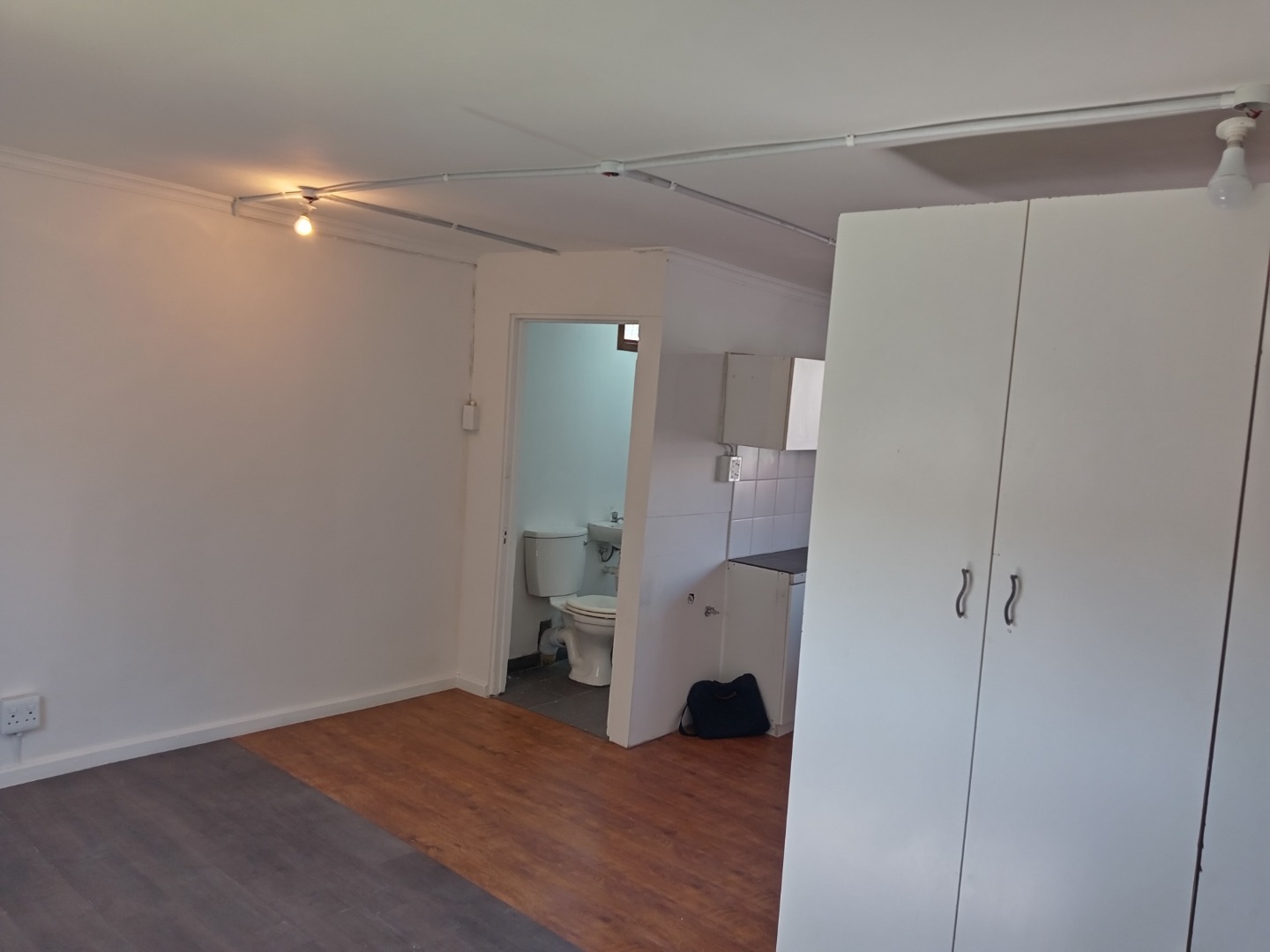 1 Bedroom Apartment / Flat To Rent in Epping Industrial RE/MAX™ of